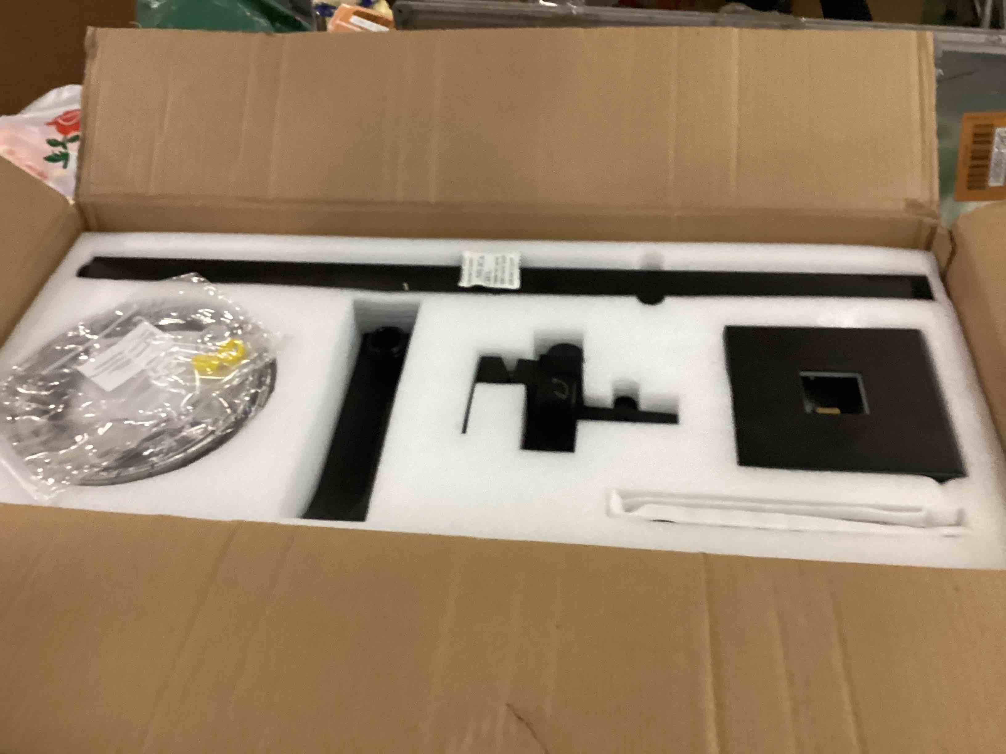 https://s3.amazonaws.com/lotting-images-prod/bidfta/GRN6238010_1713539789652.jpeg