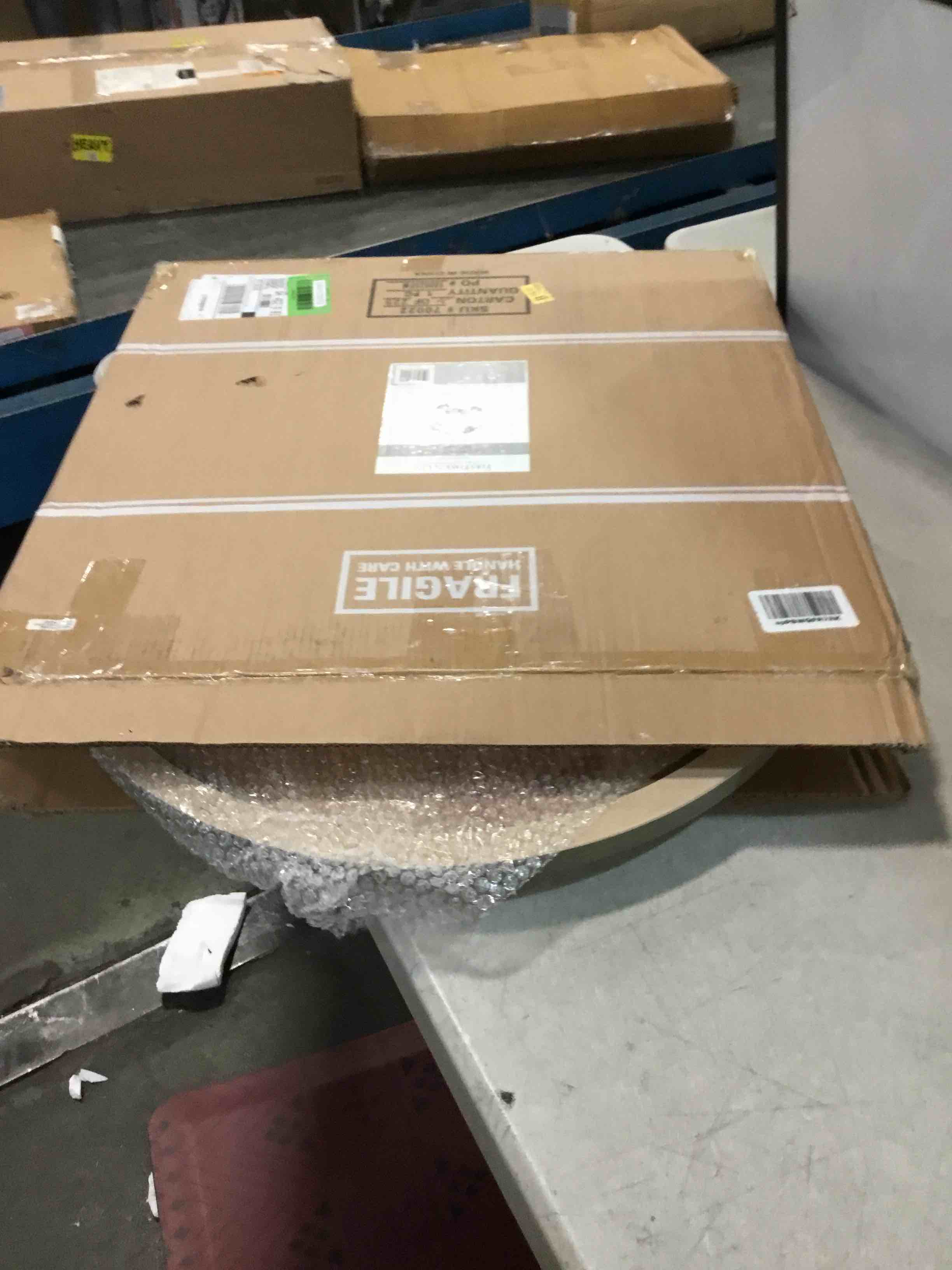https://s3.amazonaws.com/lotting-images-prod/bidfta/GRN6238932_1714488717545.jpeg