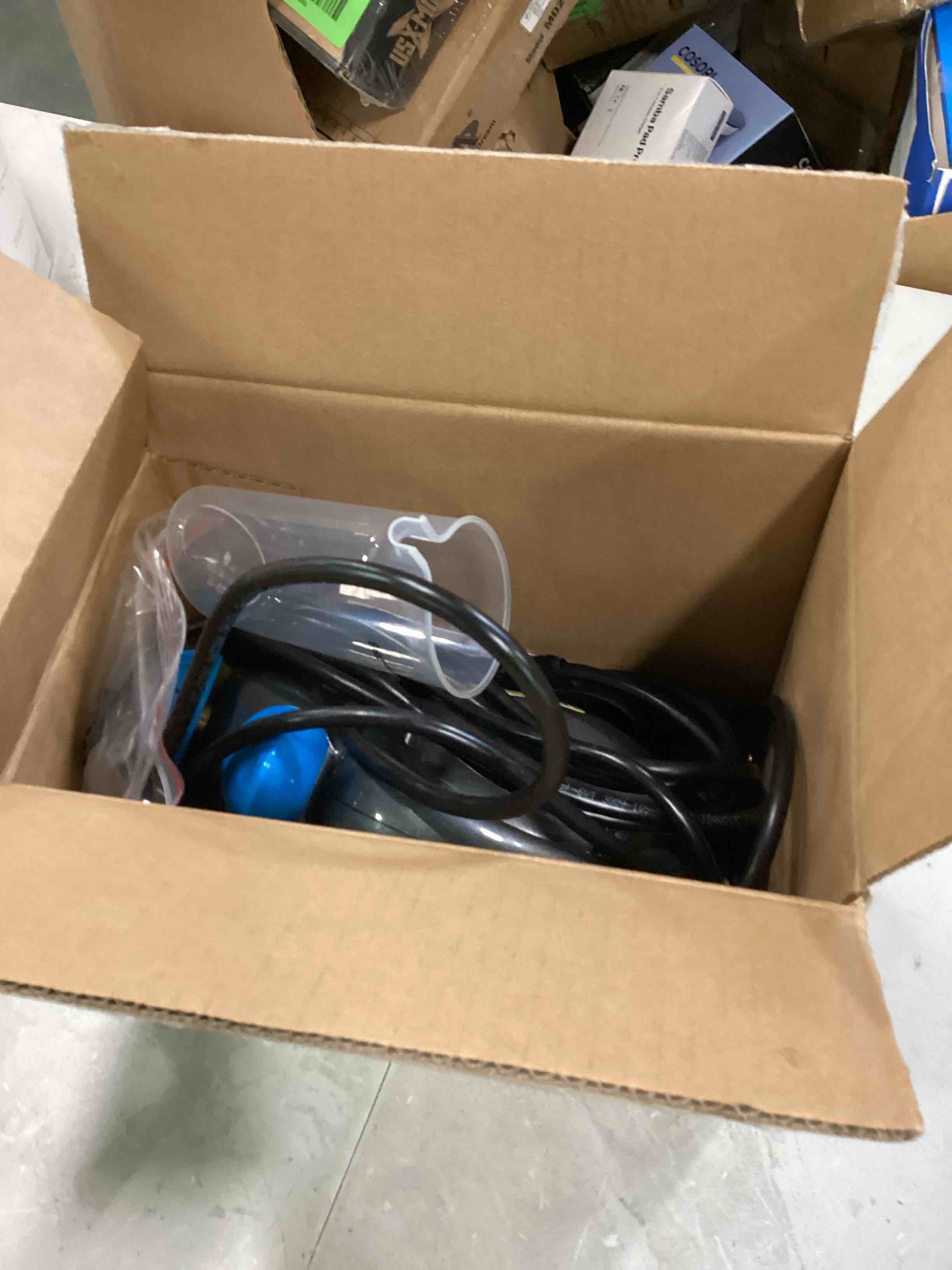 https://s3.amazonaws.com/lotting-images-prod/bidfta/GRN6240390_1715193220277.jpeg