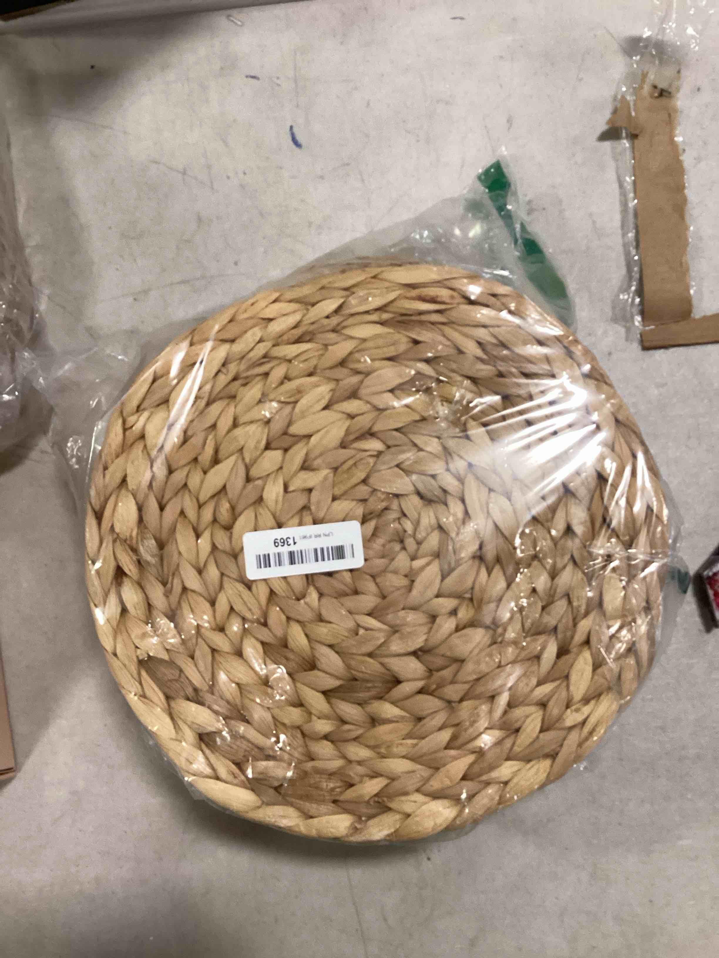 Defined Deco Woven Placemats Set of 8,13" Round Rattan Placemats,Boho Placemats,Water Hyacinth Placemats,Farmhouse Place Mats,Wicker Table Mats,Plate Chargers for DiningTable,Party,Wedding,Christmas.