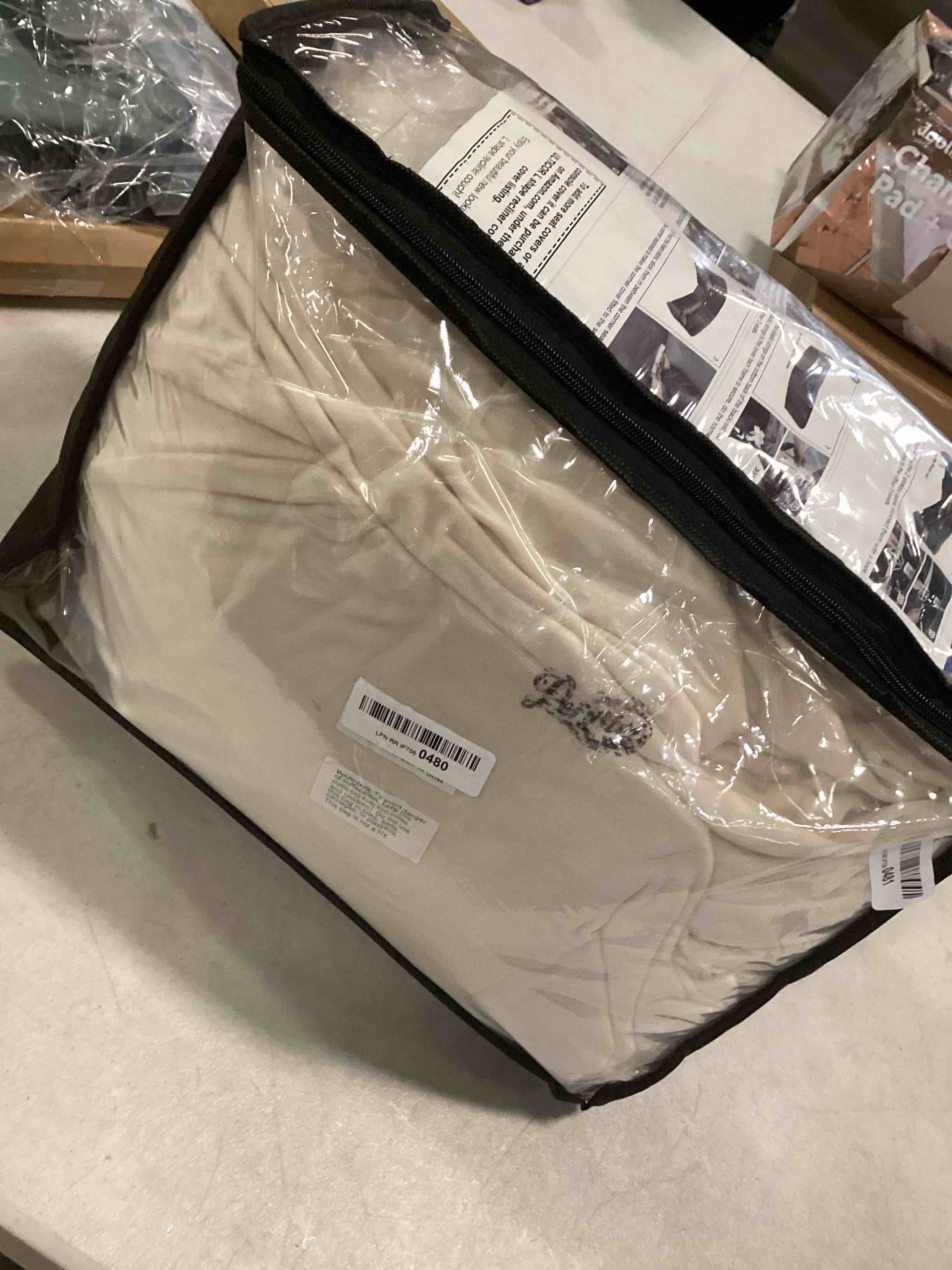 https://s3.amazonaws.com/lotting-images-prod/bidfta/GRN6240917_1713544917491.jpeg