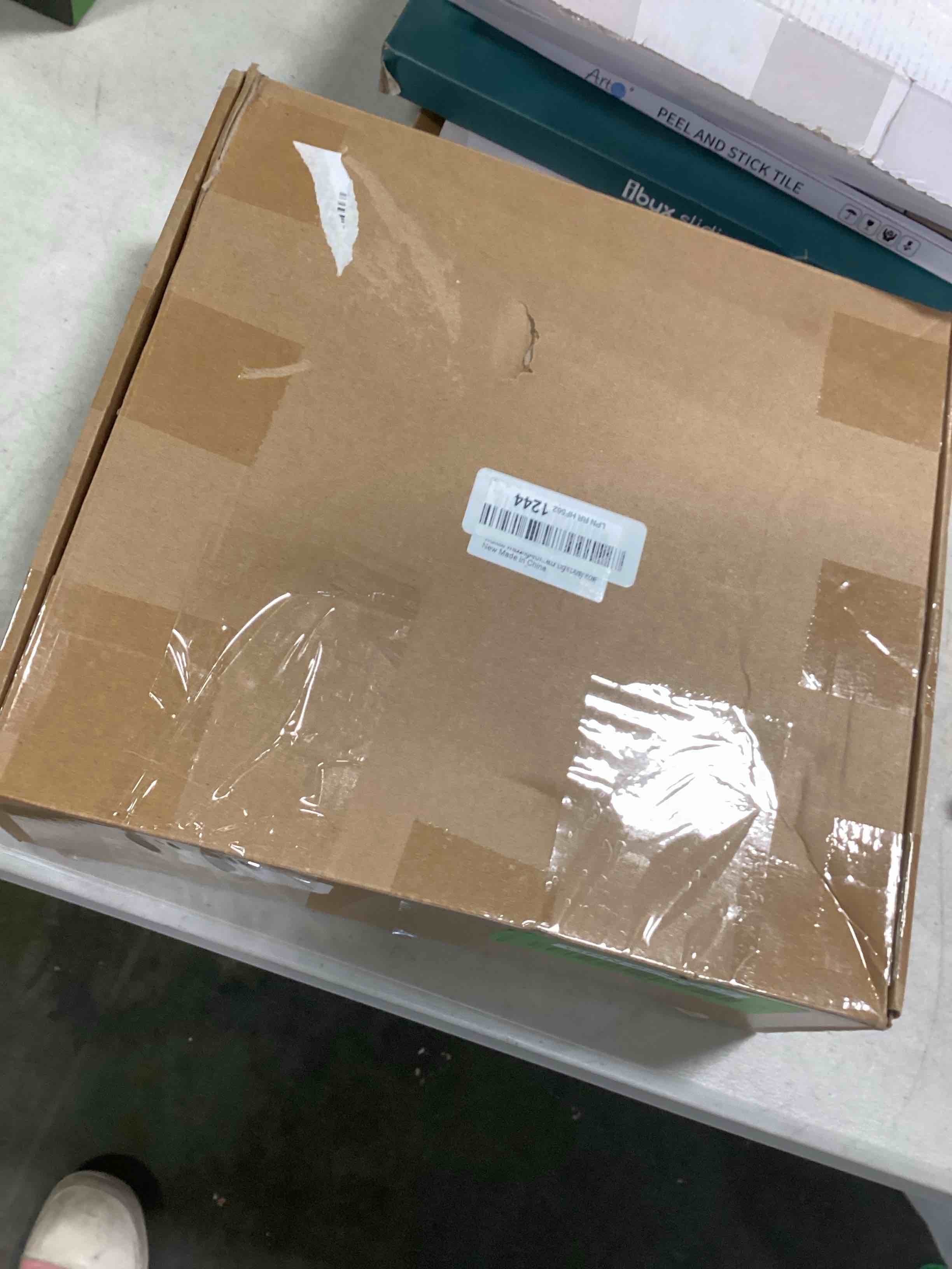 https://s3.amazonaws.com/lotting-images-prod/bidfta/GRN6240927_1713545874732.jpeg