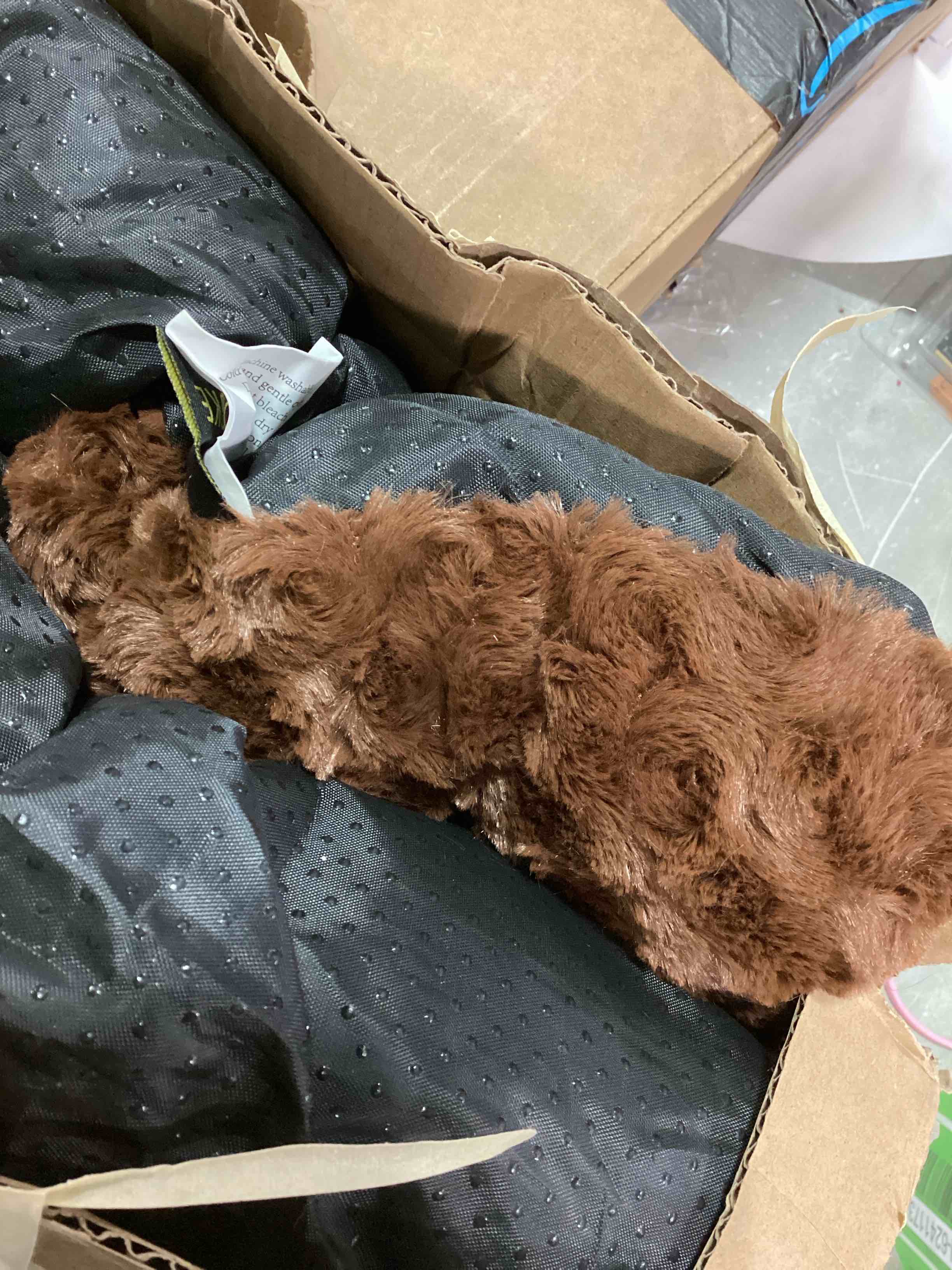 DOGKE Large Washable Dog Bed Deluxe Fluffy Plush Dog Crate Pad?Dog Beds Made for Large, Medium, Small Dogs and Cats, Anti-Slip Dog Crate Bed for Sleeping and Anti Anxiety, 35" x 23",Brown