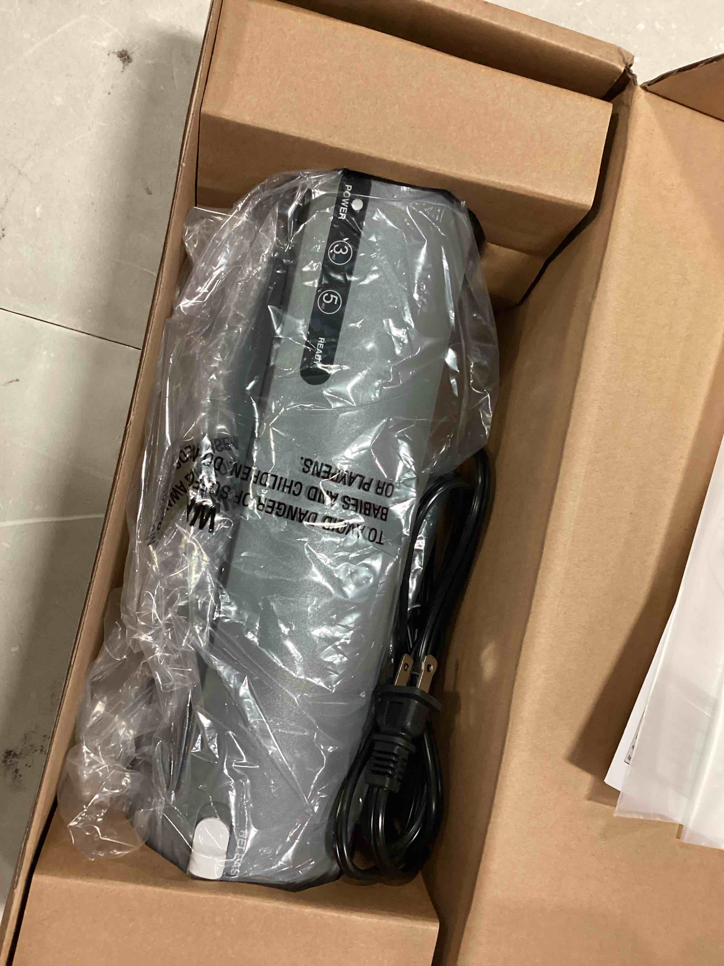 https://s3.amazonaws.com/lotting-images-prod/bidfta/GRN6241470_1713896745501.jpeg