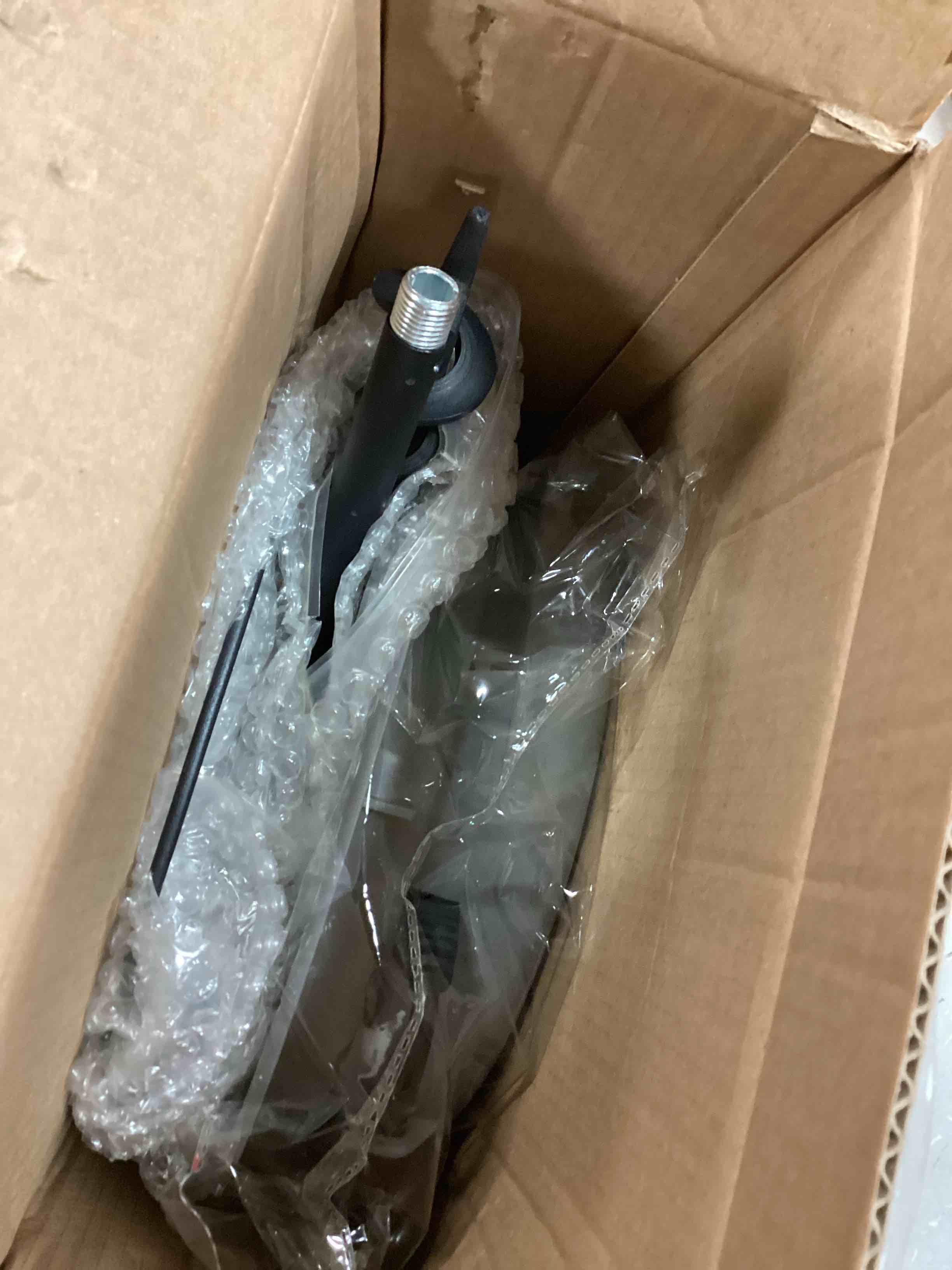 https://s3.amazonaws.com/lotting-images-prod/bidfta/GRN6241519_1713902379980.jpeg