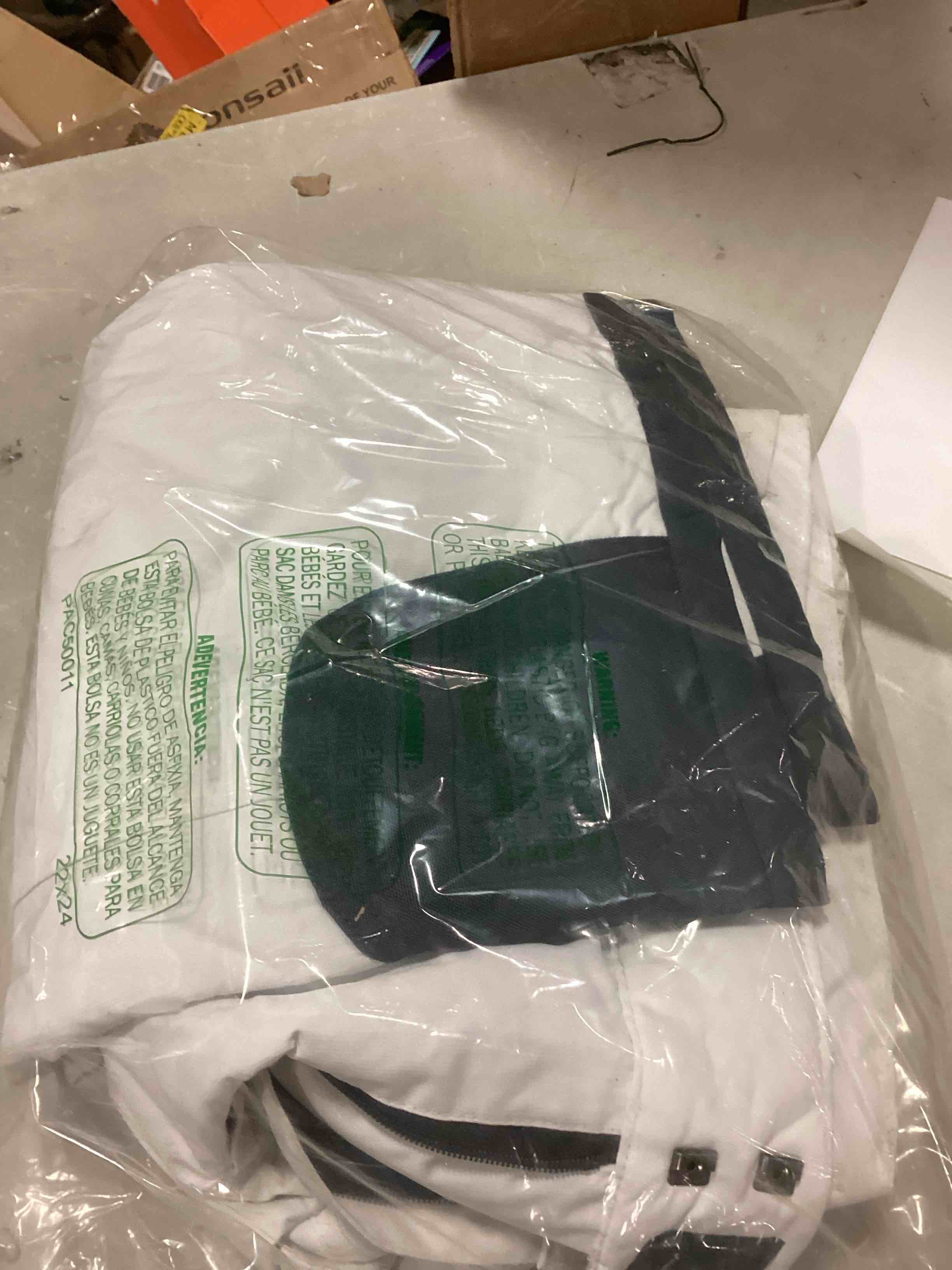 https://s3.amazonaws.com/lotting-images-prod/bidfta/GRN6241626_1713985797369.jpeg