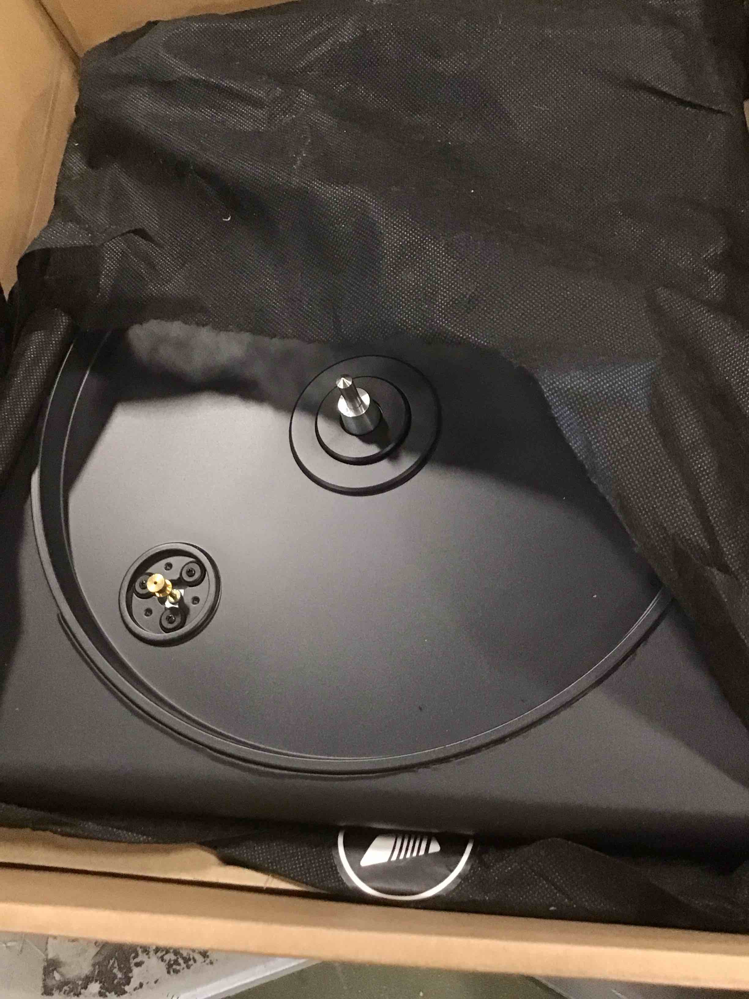 https://s3.amazonaws.com/lotting-images-prod/bidfta/GRN6243245_1713624052473.jpeg