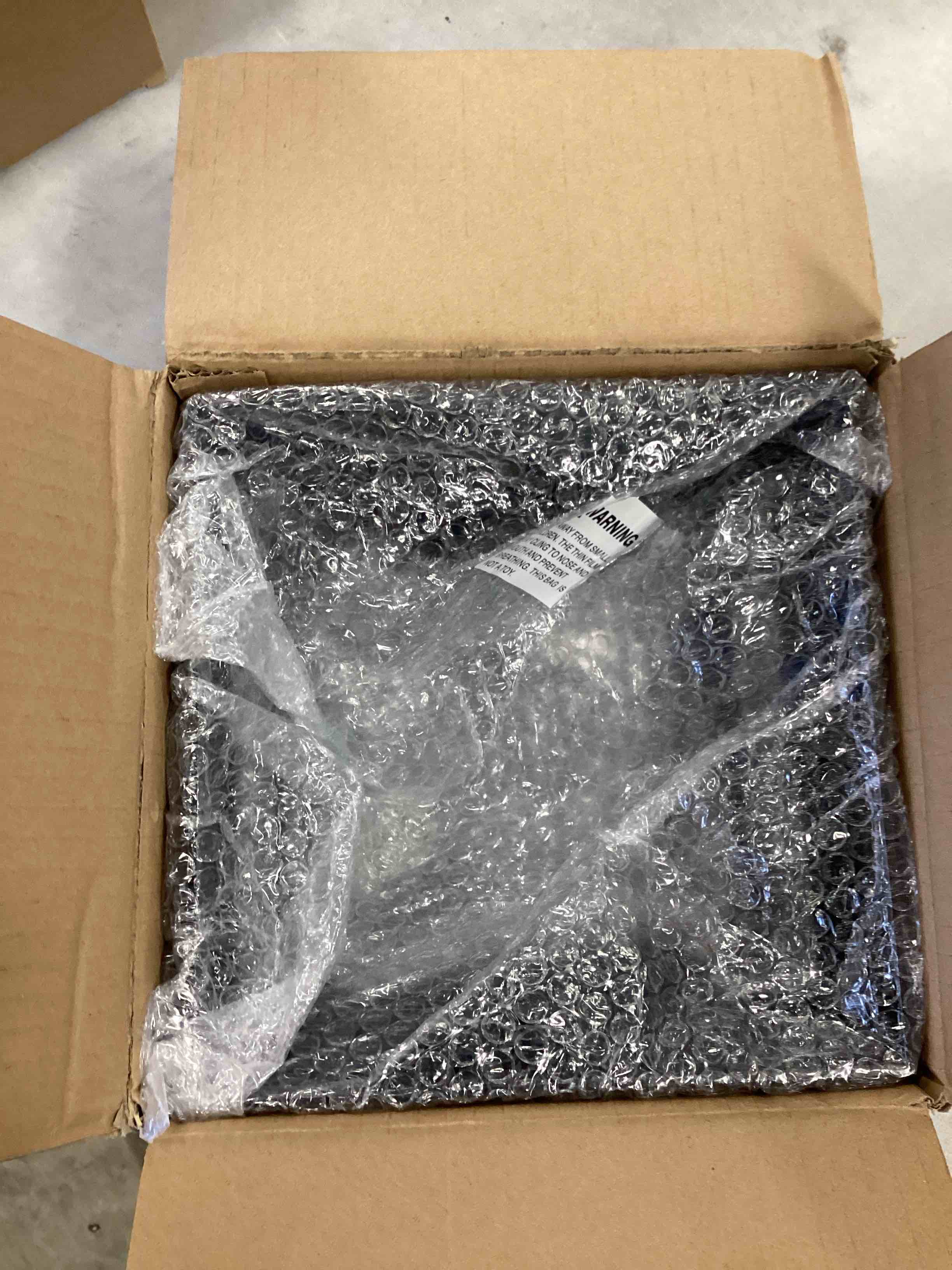 https://s3.amazonaws.com/lotting-images-prod/bidfta/GRN6244526_1714048328802.jpeg