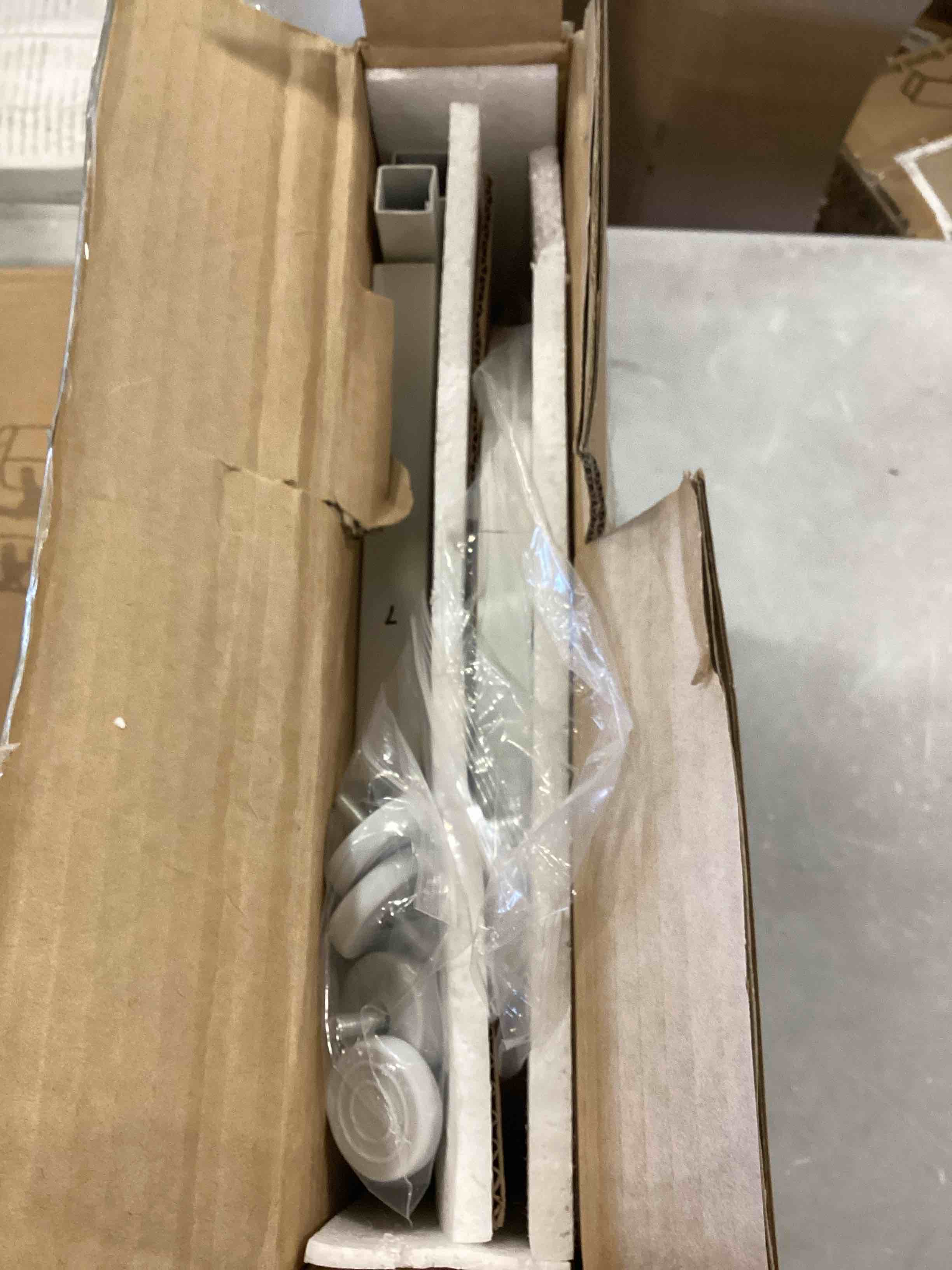 https://s3.amazonaws.com/lotting-images-prod/bidfta/GRN6244756_1714075140816.jpeg