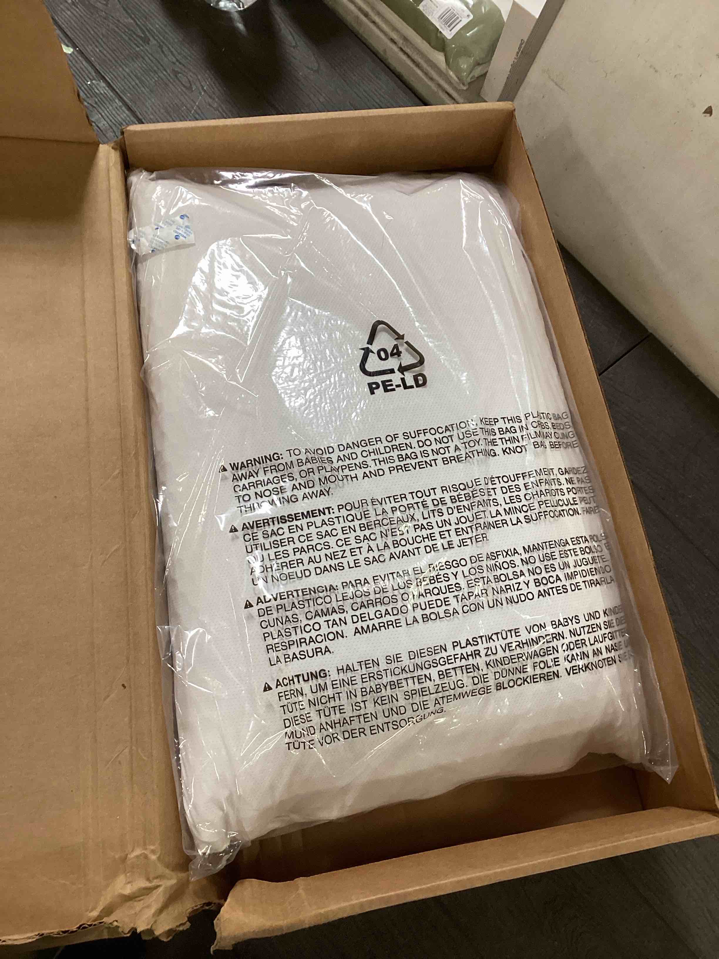 https://s3.amazonaws.com/lotting-images-prod/bidfta/GRN6245030_1713884609668.jpeg