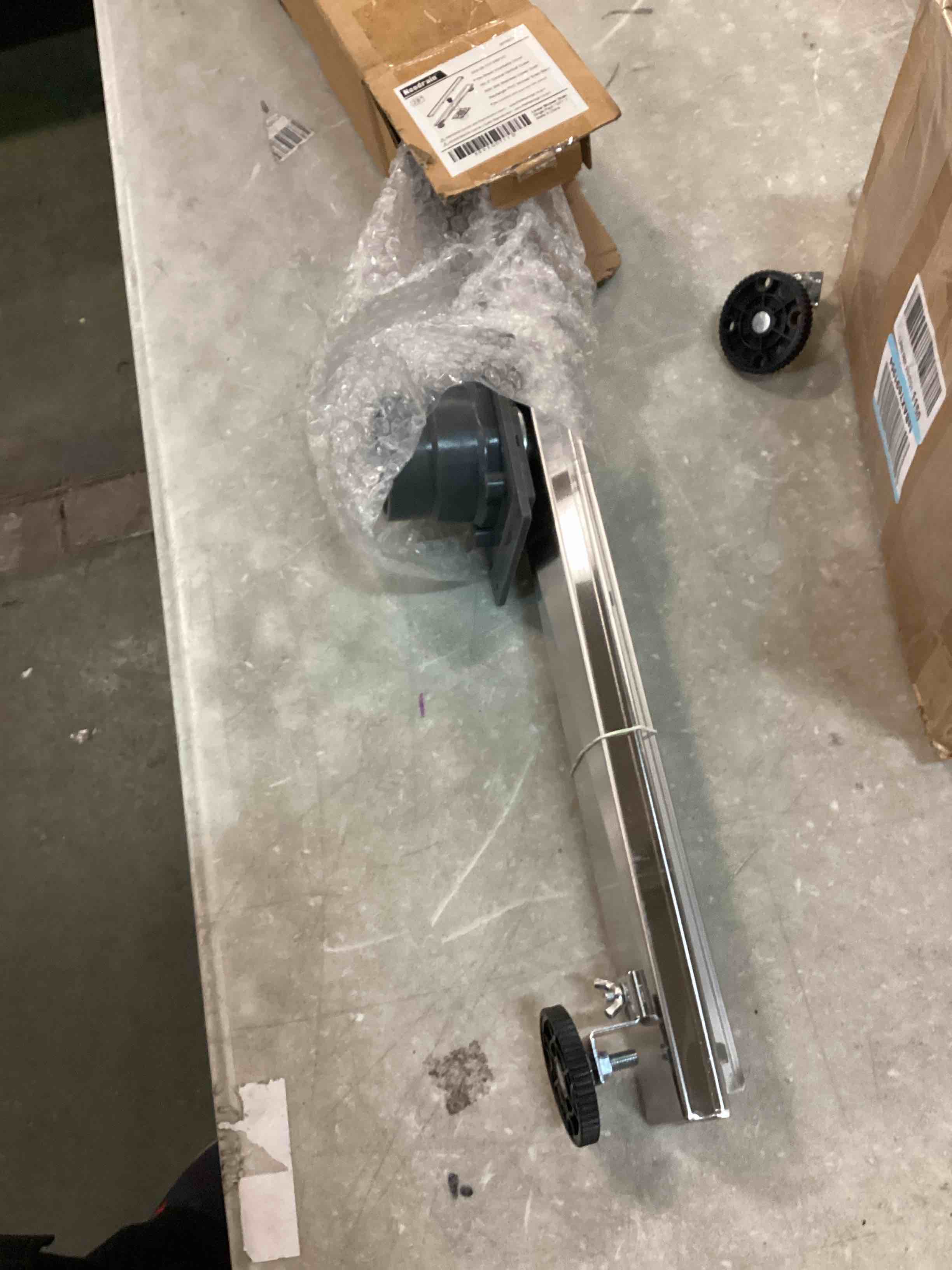 https://s3.amazonaws.com/lotting-images-prod/bidfta/GRN6246172_1714482043485.jpeg