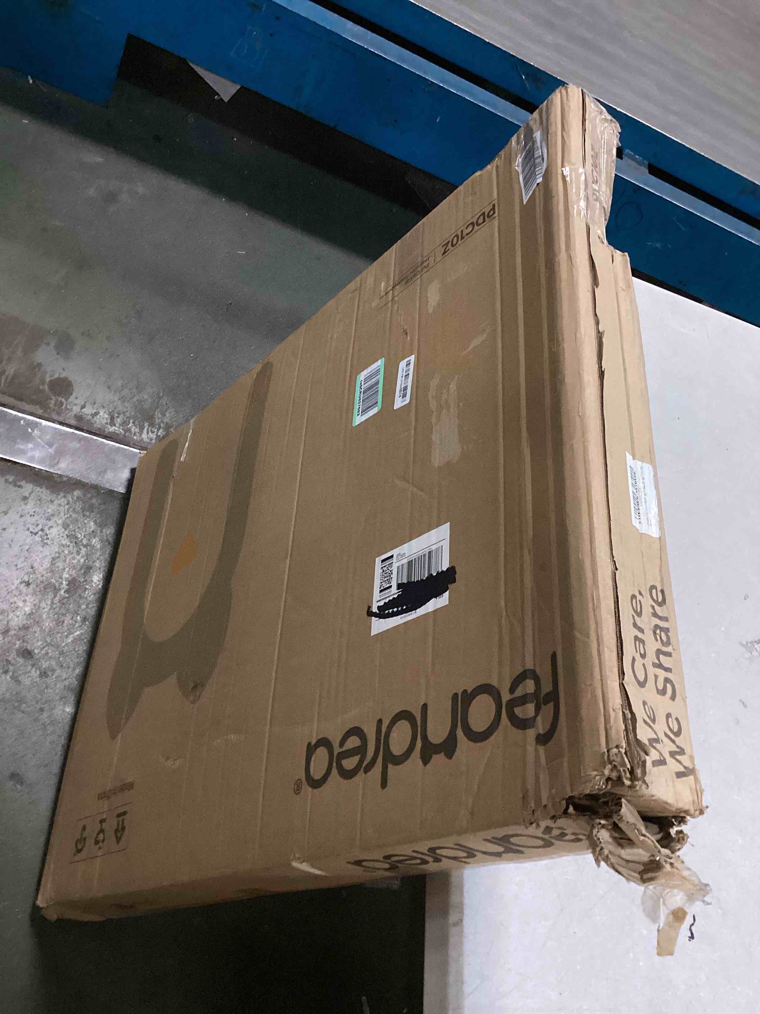 https://s3.amazonaws.com/lotting-images-prod/bidfta/GRN6246743_1713527536717.jpeg