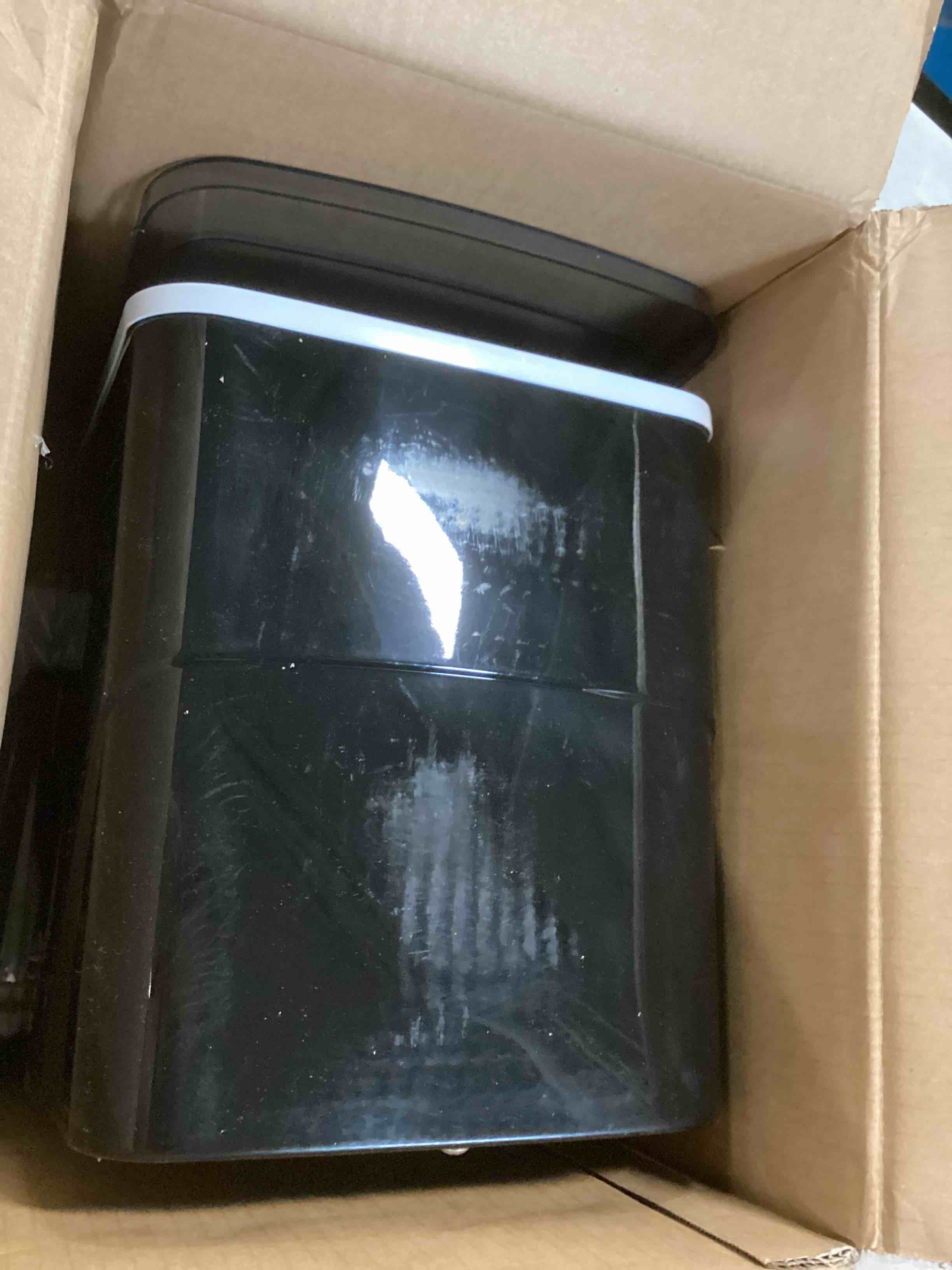 https://s3.amazonaws.com/lotting-images-prod/bidfta/GRN6246840_1713538048981.jpeg