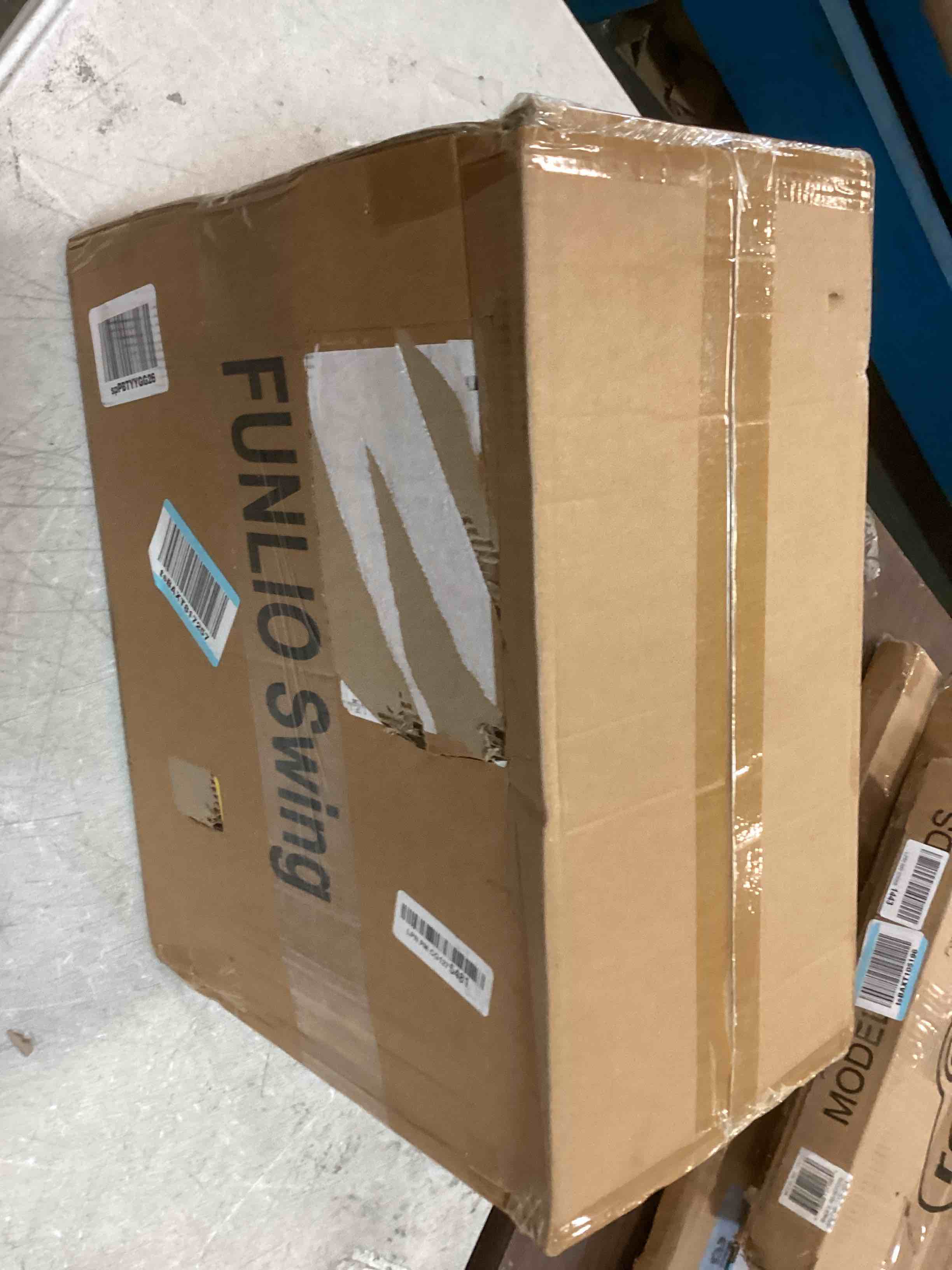 https://s3.amazonaws.com/lotting-images-prod/bidfta/GRN6247400_1713898069050.jpeg