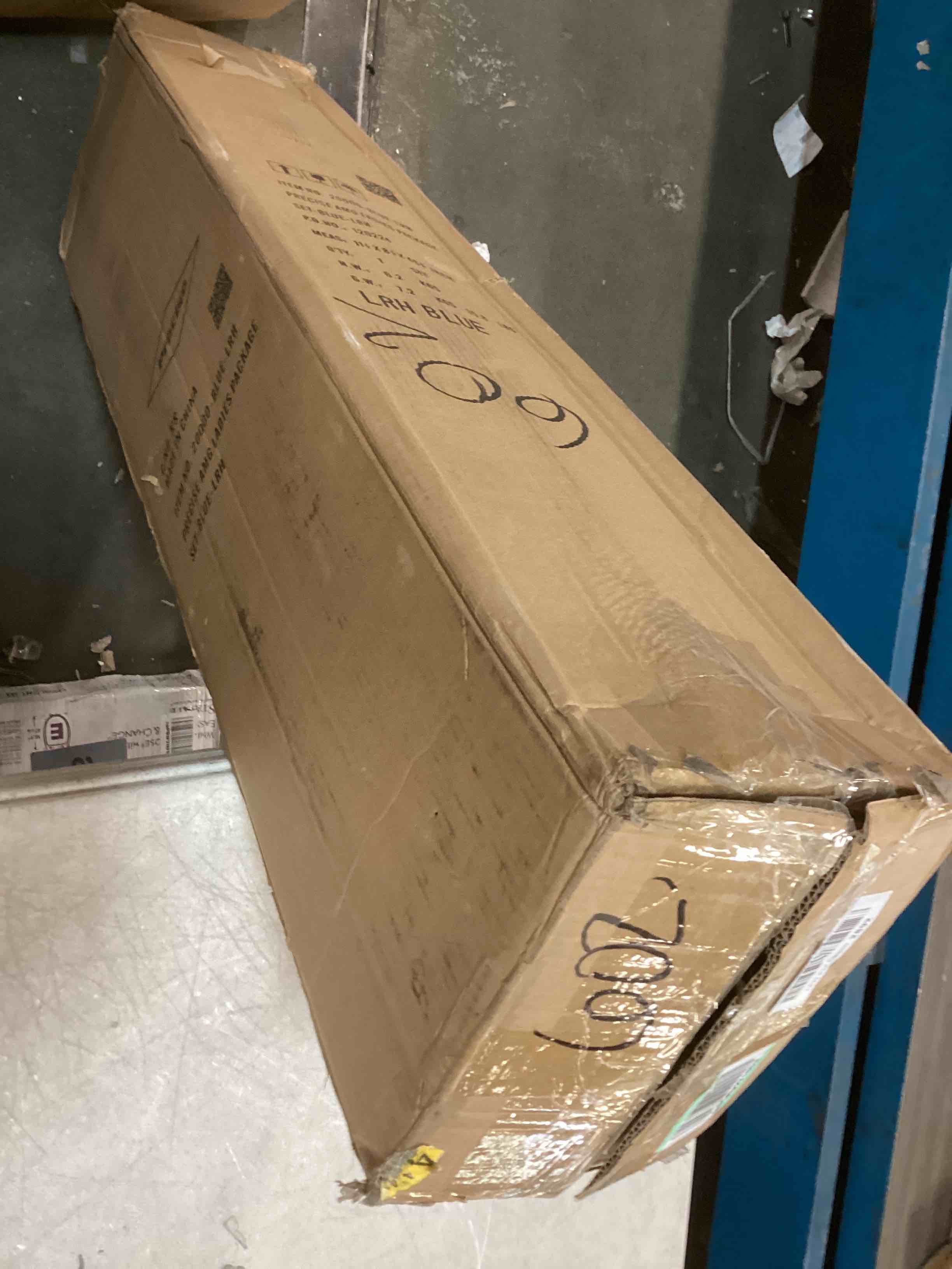 https://s3.amazonaws.com/lotting-images-prod/bidfta/GRN6247440_1713903298469.jpeg