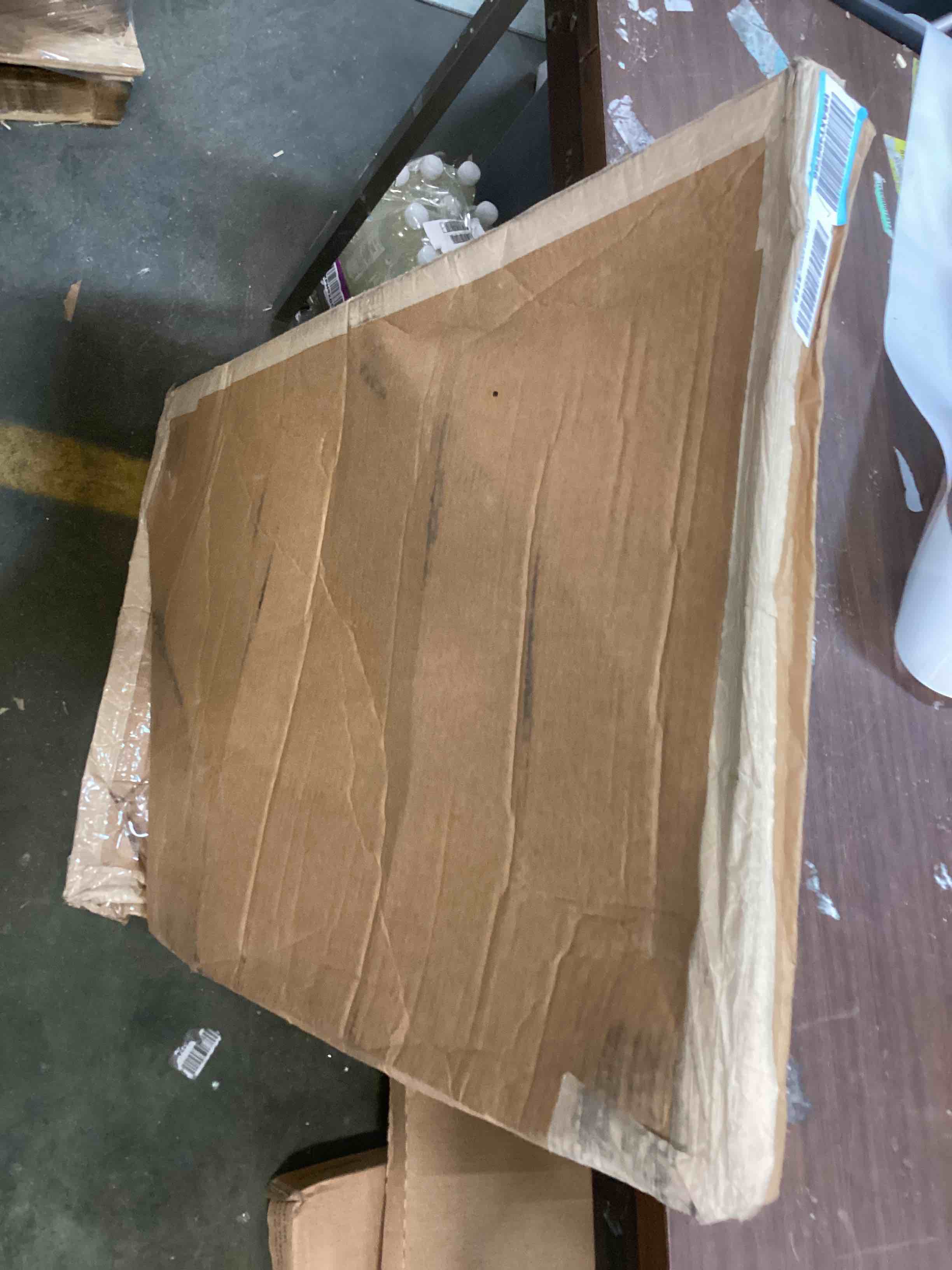 https://s3.amazonaws.com/lotting-images-prod/bidfta/GRN6247636_1713971737155.jpeg