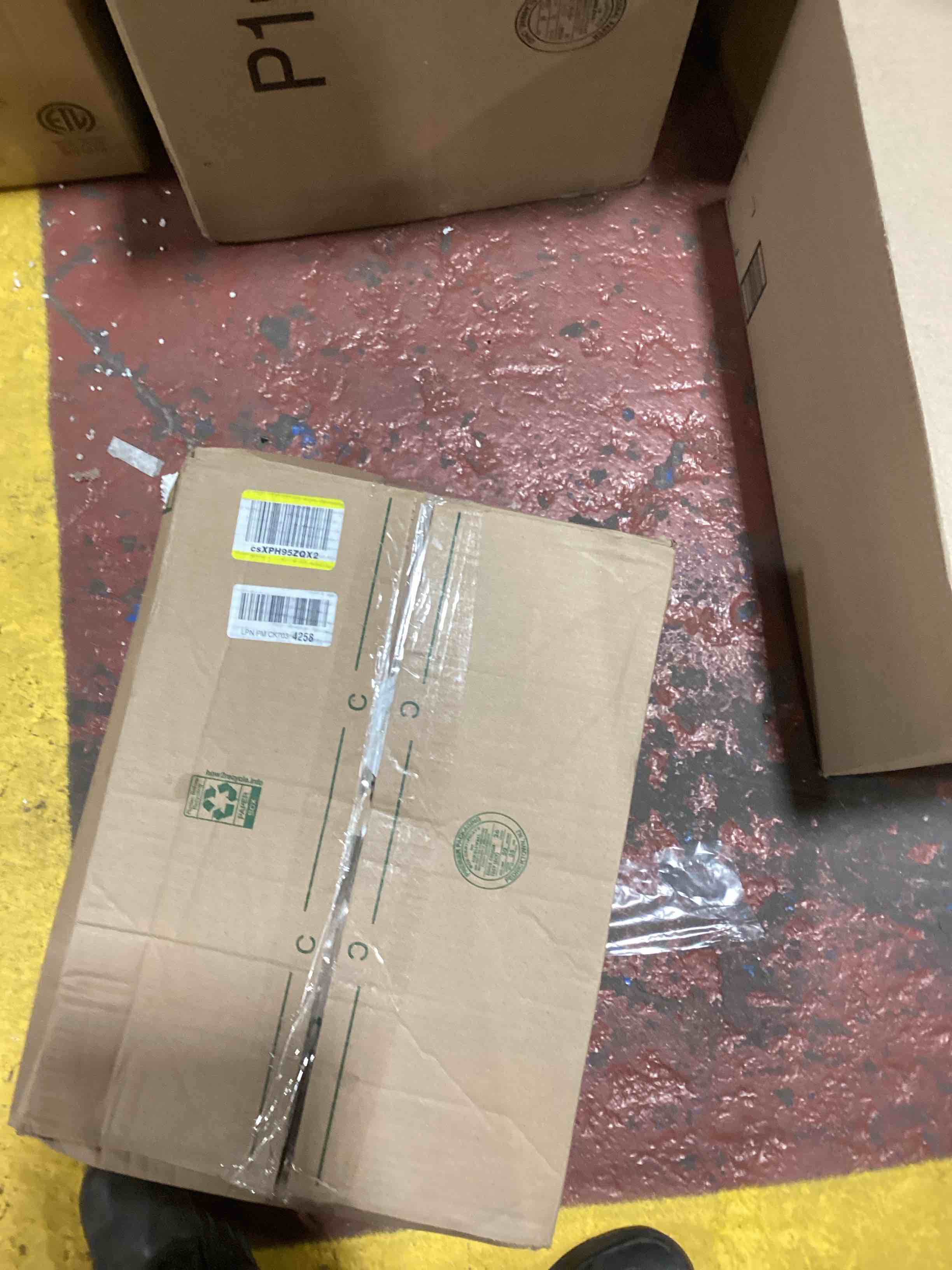 https://s3.amazonaws.com/lotting-images-prod/bidfta/GRN6249972_1713807940867.jpeg