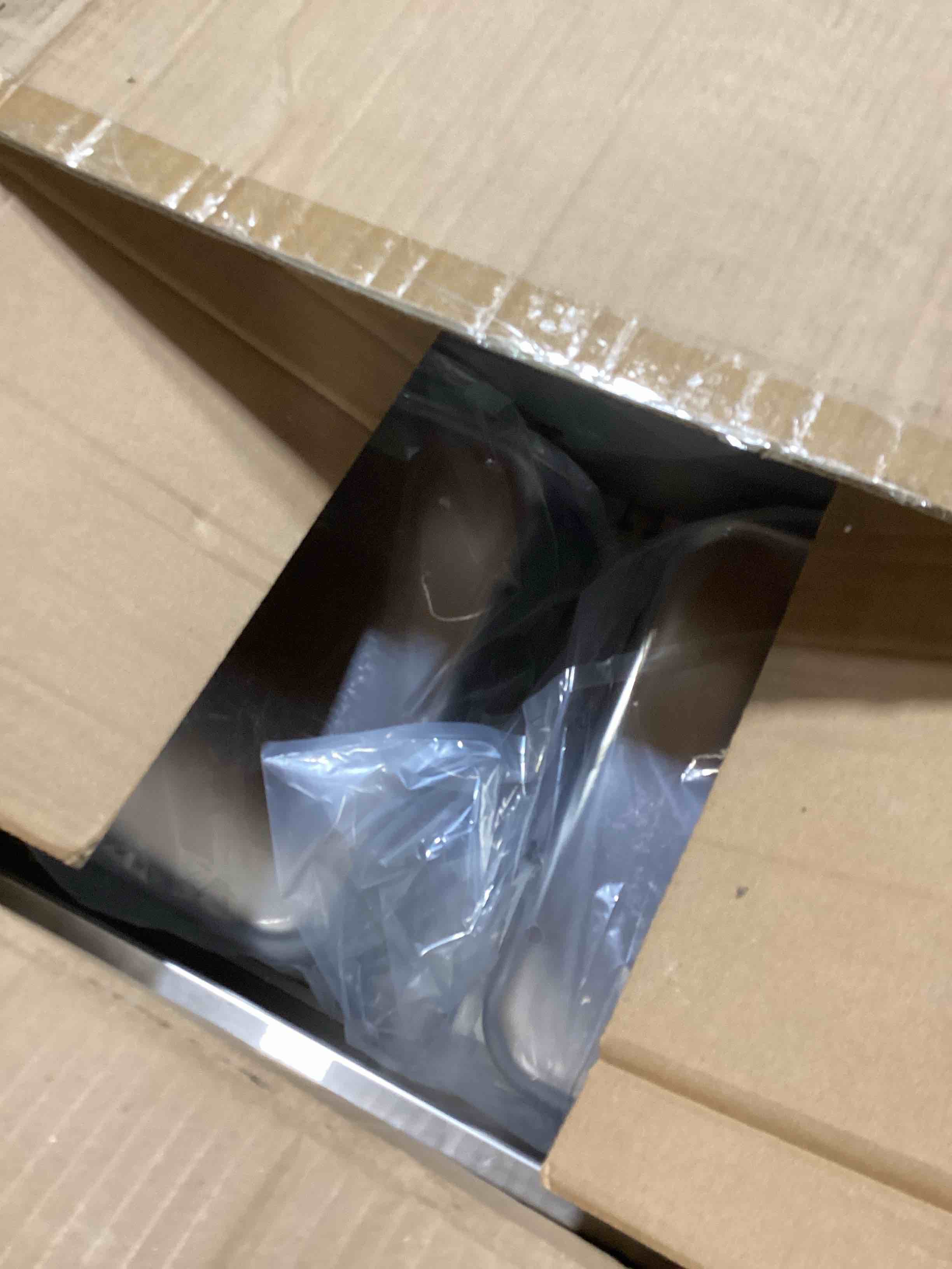 https://s3.amazonaws.com/lotting-images-prod/bidfta/GRN6249991_1713811461665.jpeg