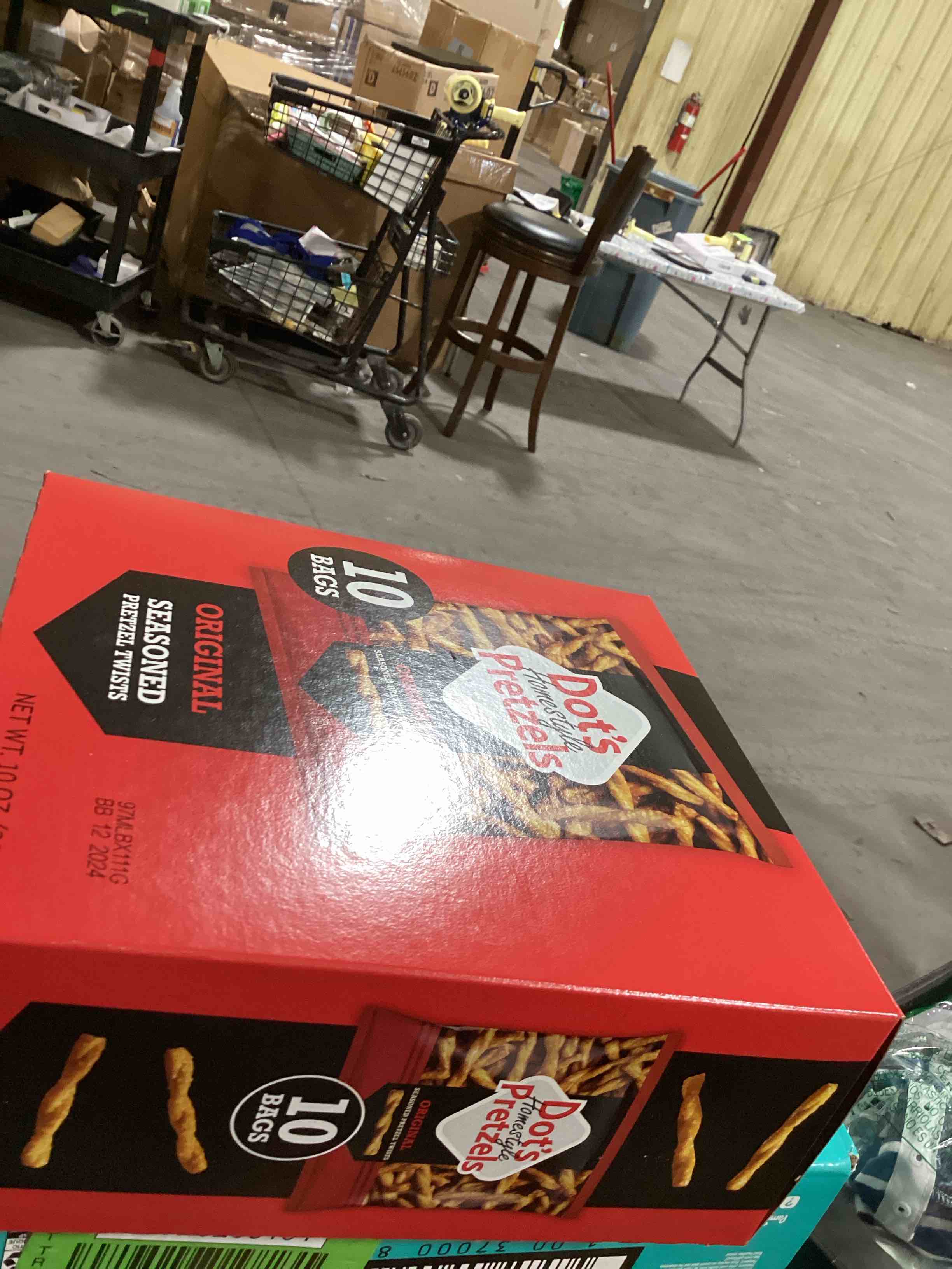 https://s3.amazonaws.com/lotting-images-prod/bidfta/GRN6255111_1722877178980.jpeg