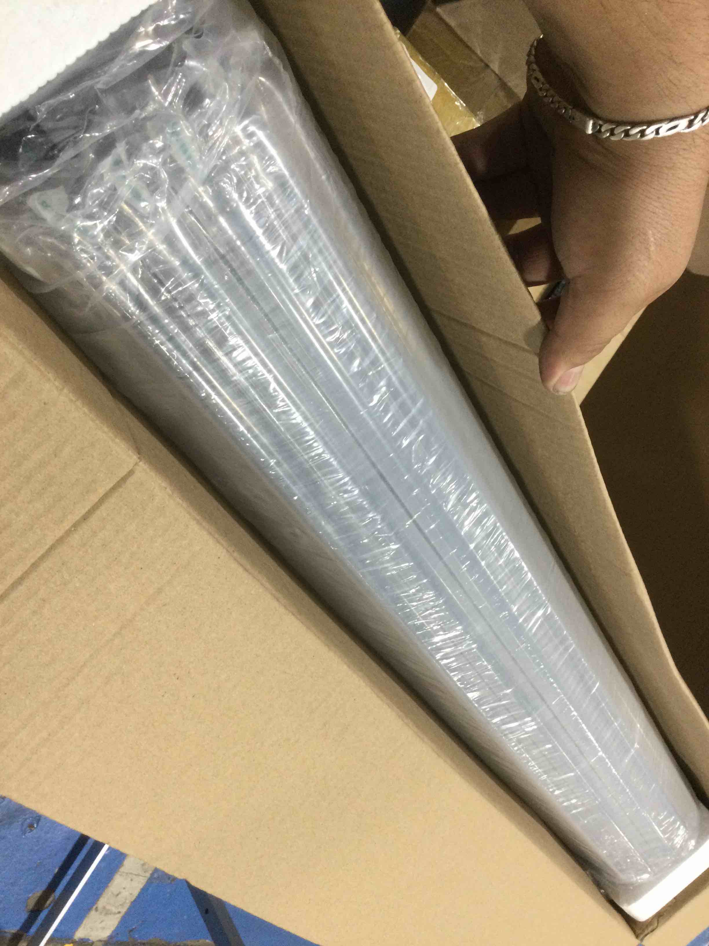 https://s3.amazonaws.com/lotting-images-prod/bidfta/GRN6255907_1716383126384.jpeg