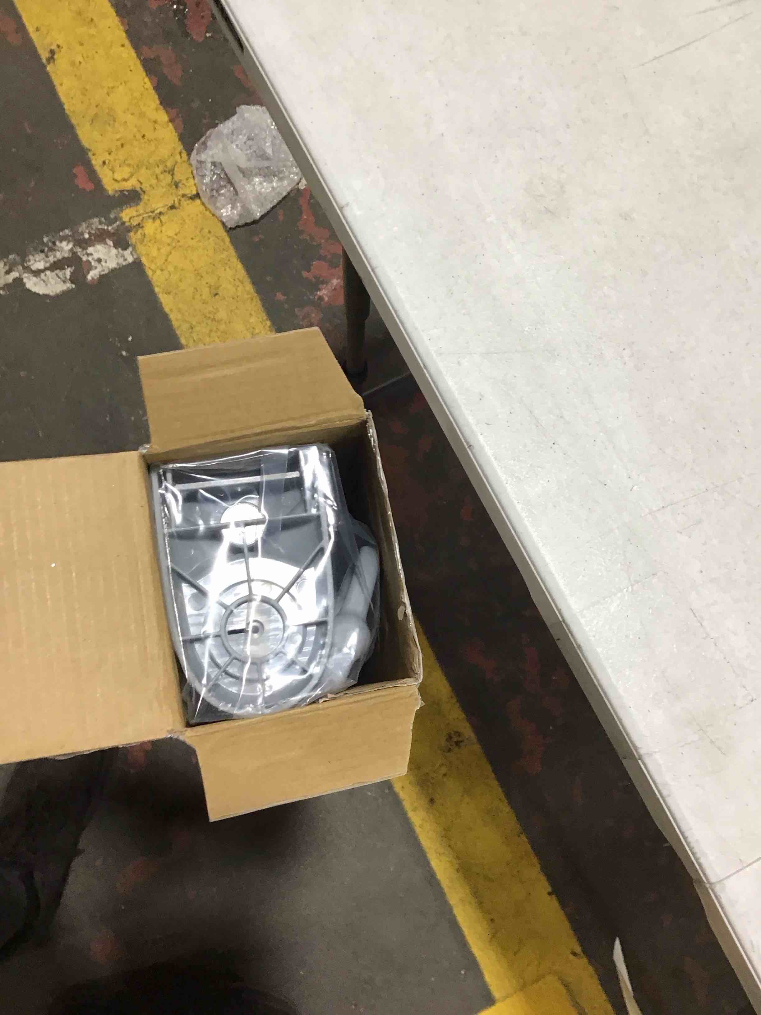 https://s3.amazonaws.com/lotting-images-prod/bidfta/GRN6259050_1717008510896.jpeg