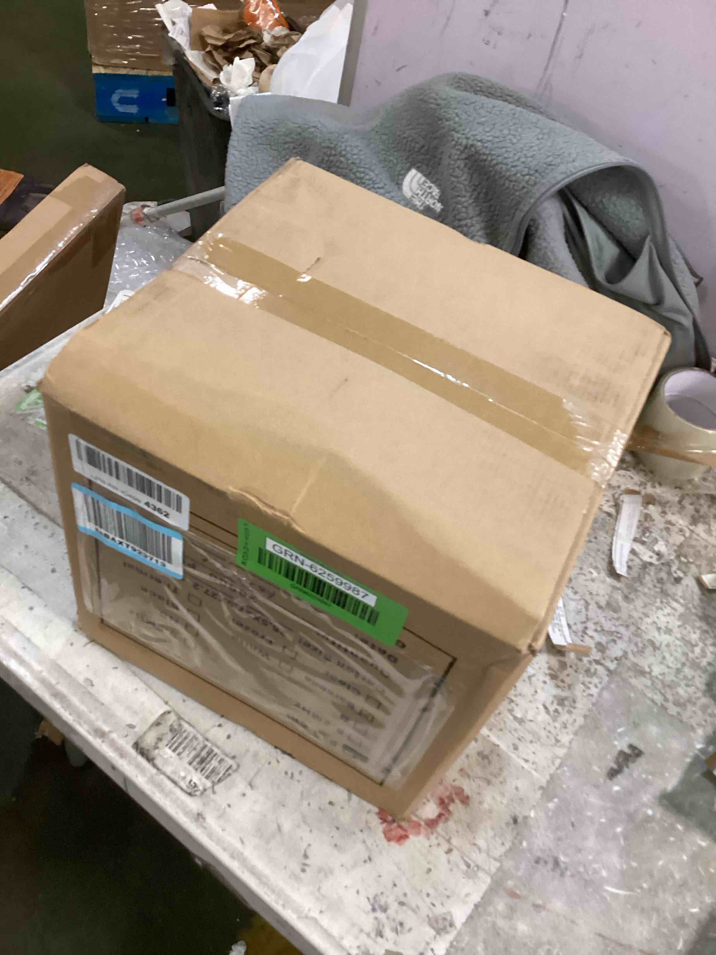 https://s3.amazonaws.com/lotting-images-prod/bidfta/GRN6259987_1712237787530.jpeg