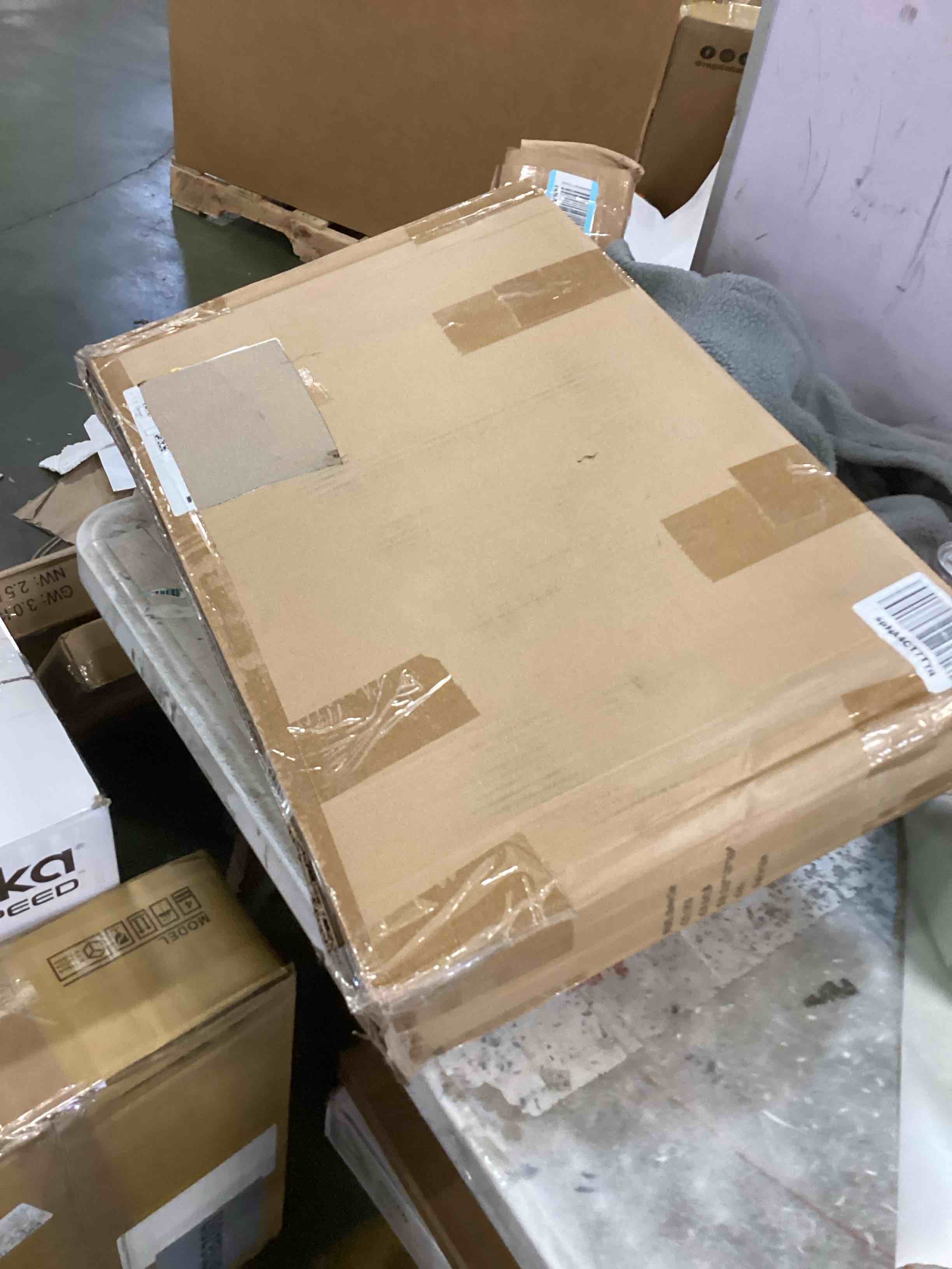 https://s3.amazonaws.com/lotting-images-prod/bidfta/GRN6260063_1712251328077.jpeg