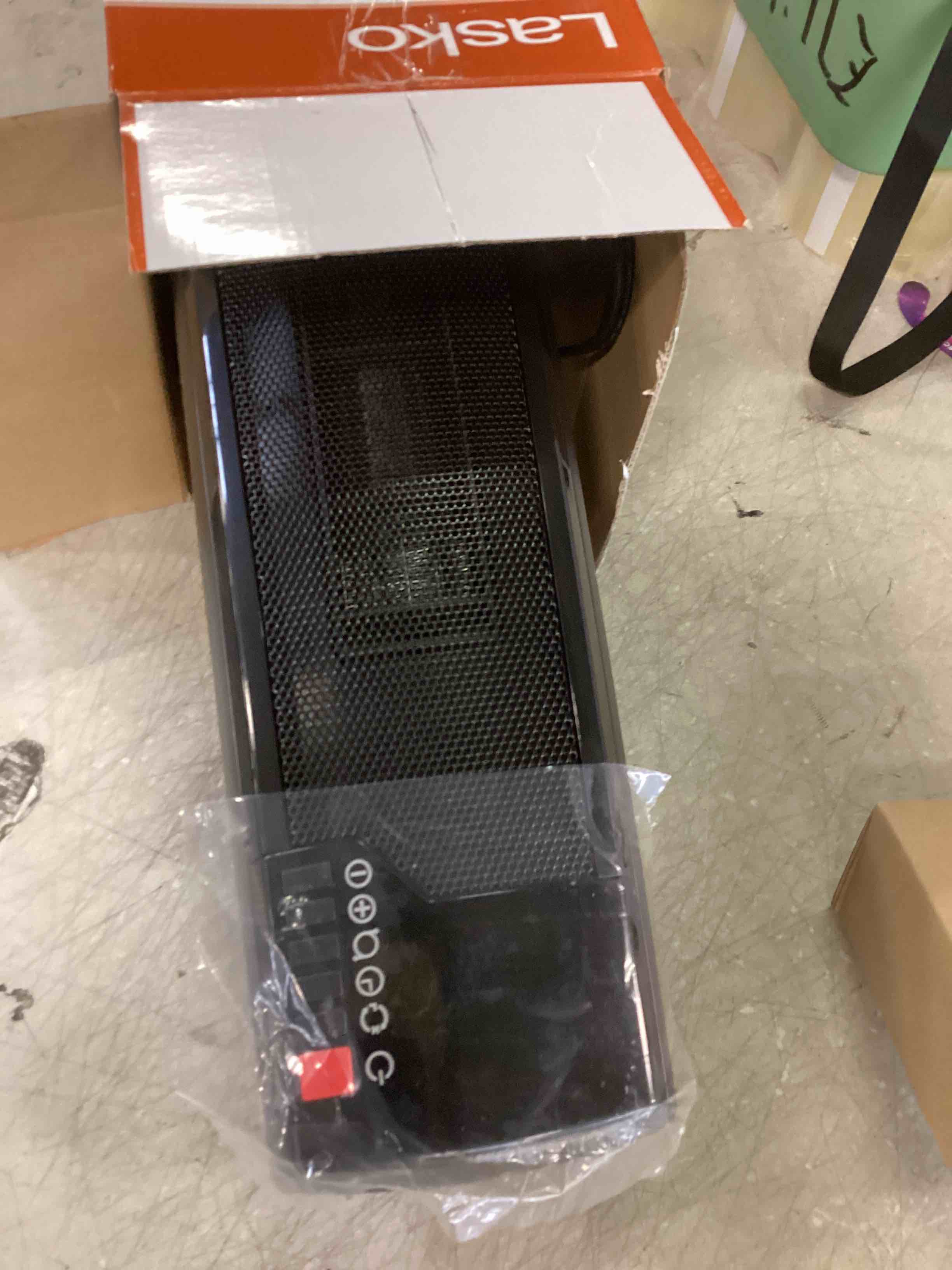 https://s3.amazonaws.com/lotting-images-prod/bidfta/GRN6260478_1712692647080.jpeg