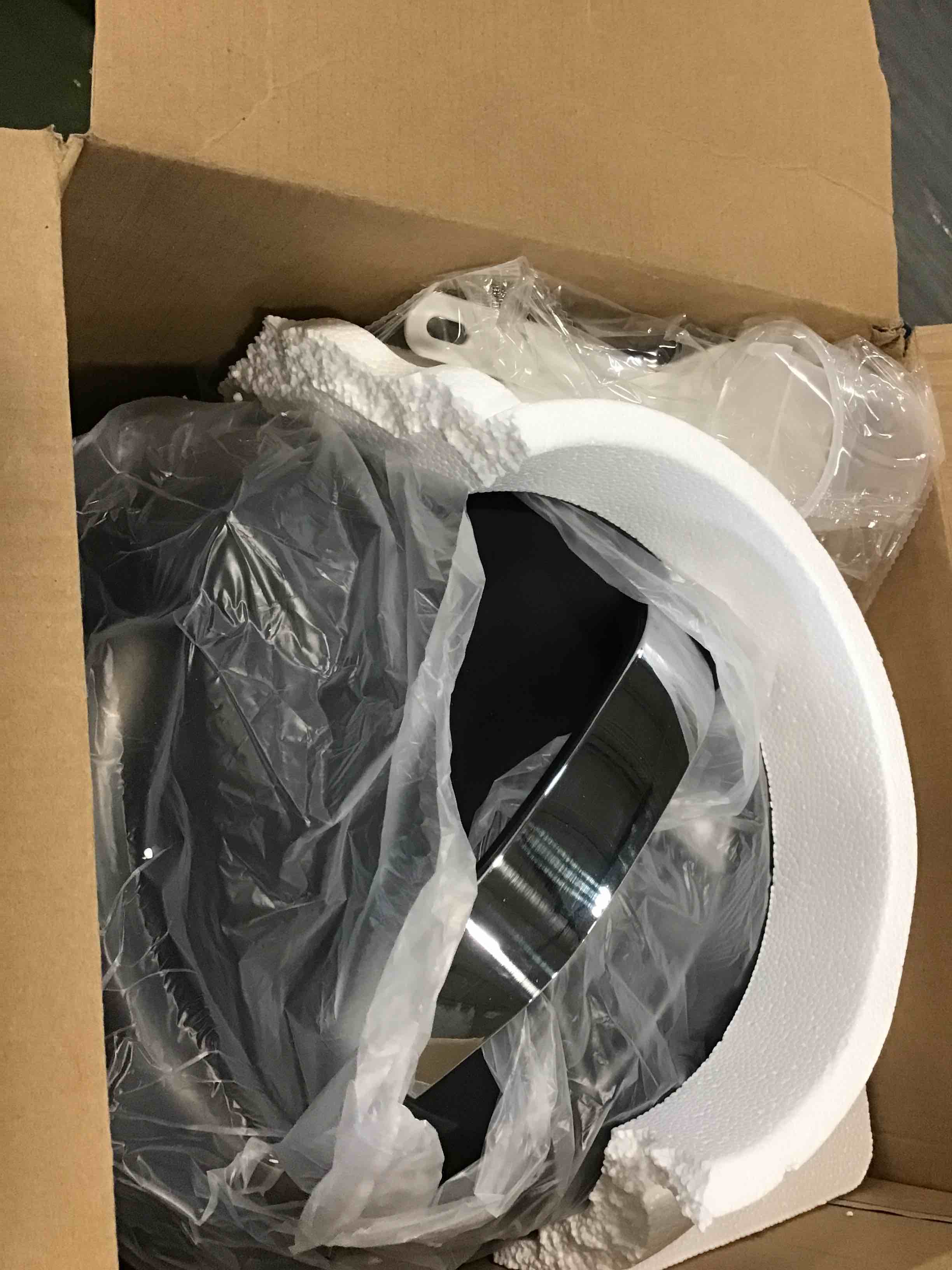 https://s3.amazonaws.com/lotting-images-prod/bidfta/GRN6262124_1712687083463.jpeg