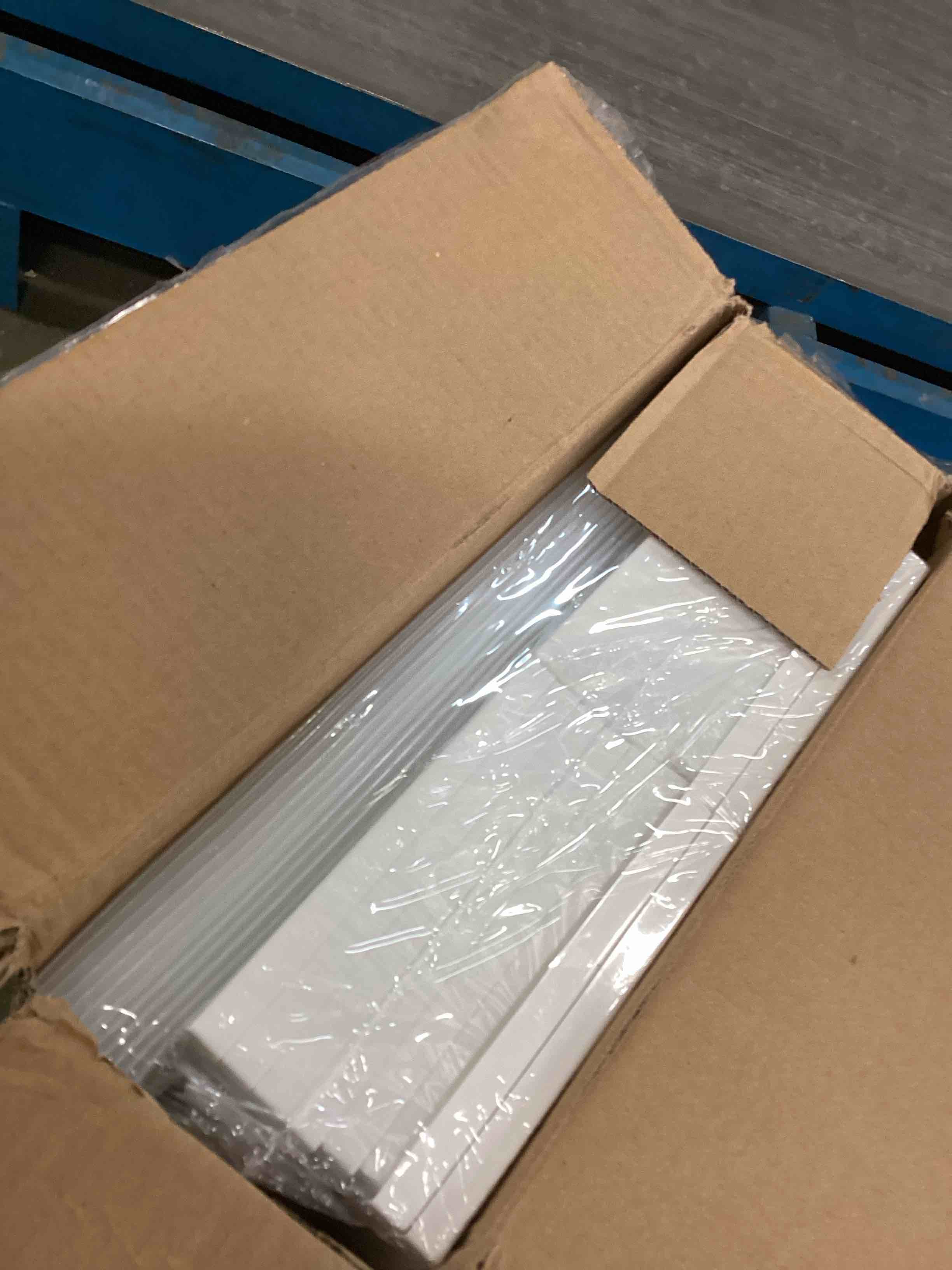 https://s3.amazonaws.com/lotting-images-prod/bidfta/GRN6264887_1712511375273.jpeg