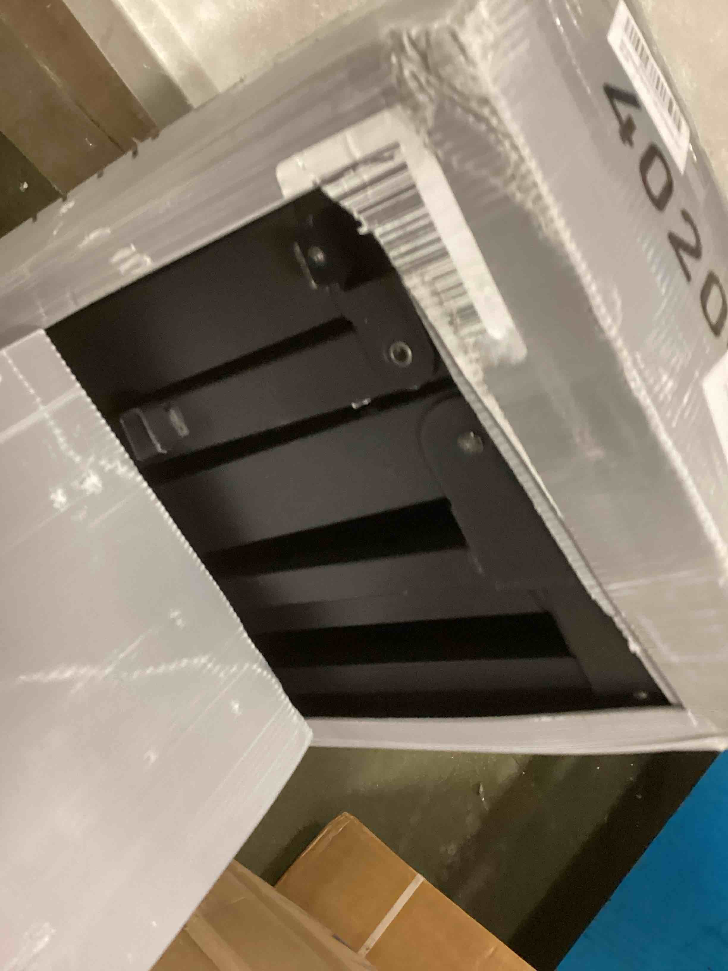 https://s3.amazonaws.com/lotting-images-prod/bidfta/GRN6265492_1712839402897.jpeg