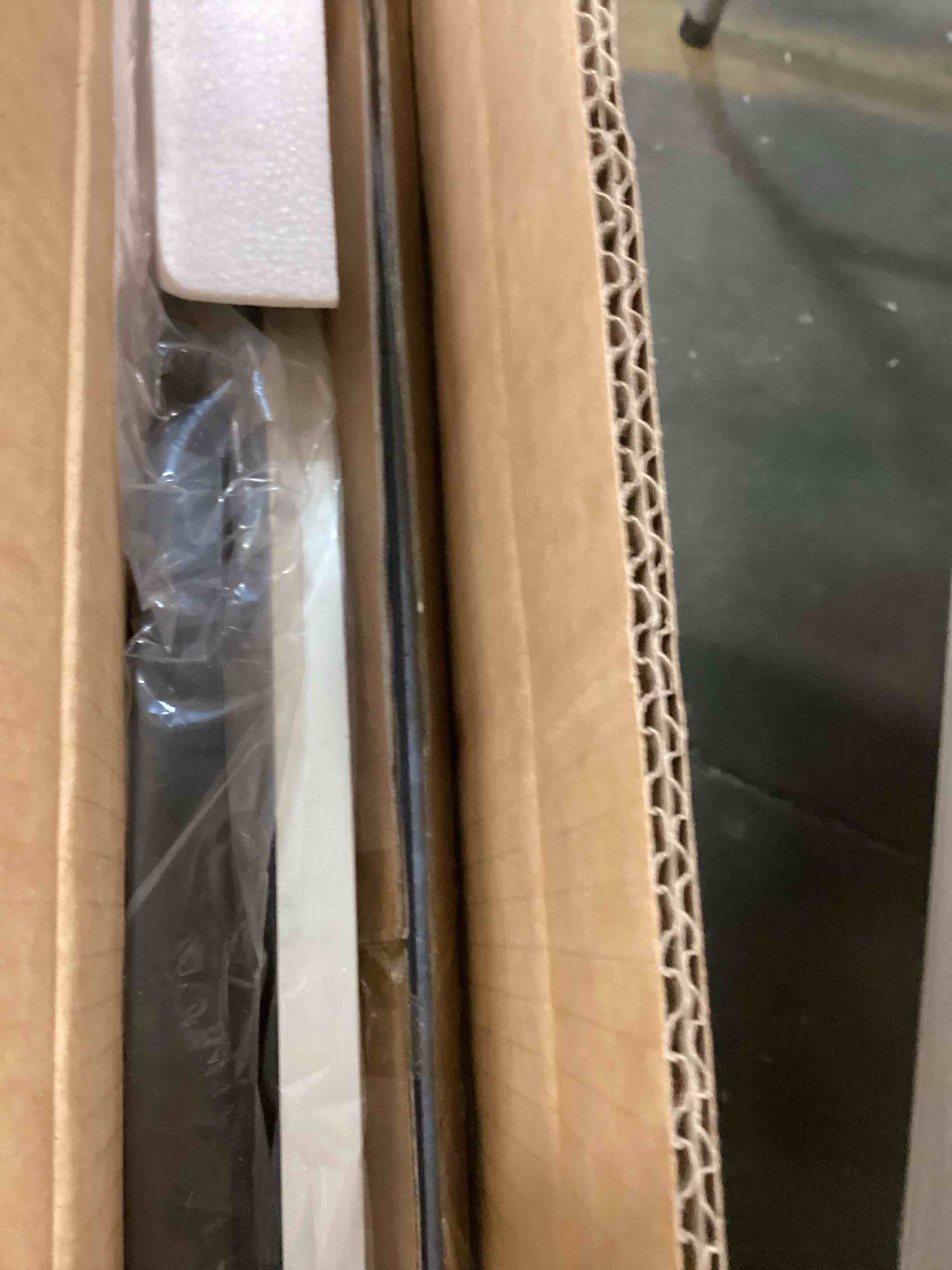 https://s3.amazonaws.com/lotting-images-prod/bidfta/GRN6269228_1712578337818.jpeg