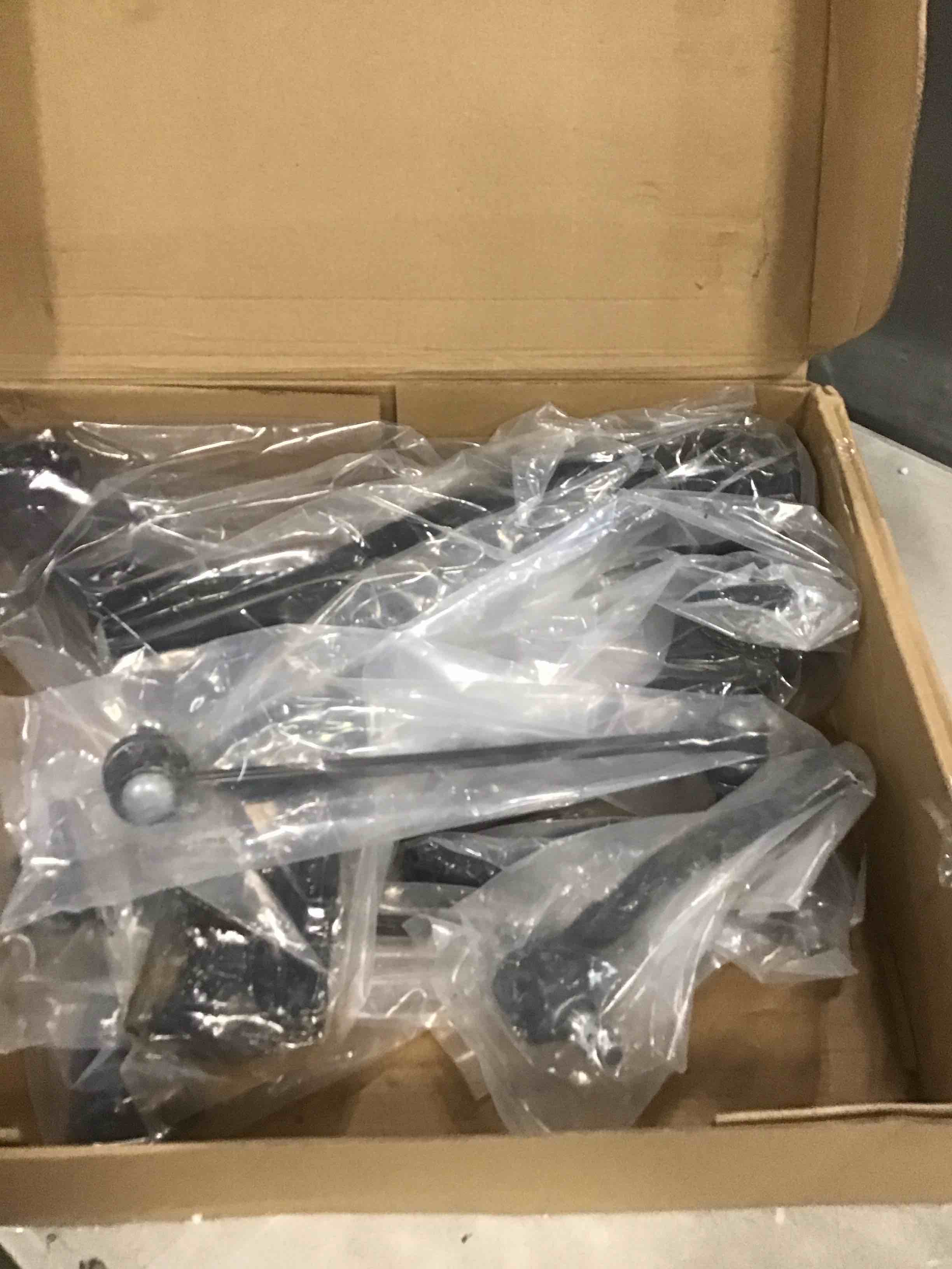 https://s3.amazonaws.com/lotting-images-prod/bidfta/GRN6270423_1712952769435.jpeg