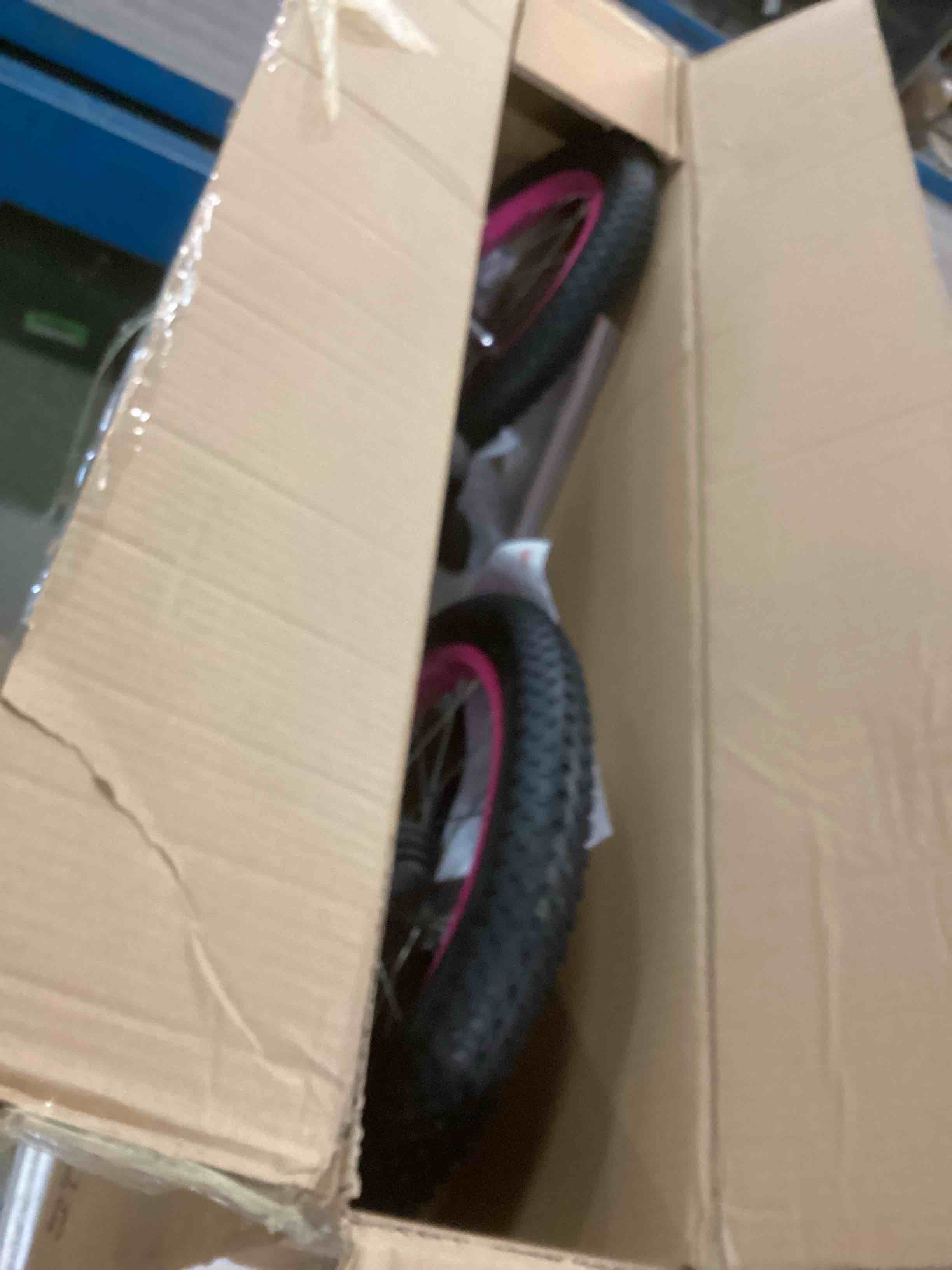 https://s3.amazonaws.com/lotting-images-prod/bidfta/GRN6270860_1712248494165.jpeg