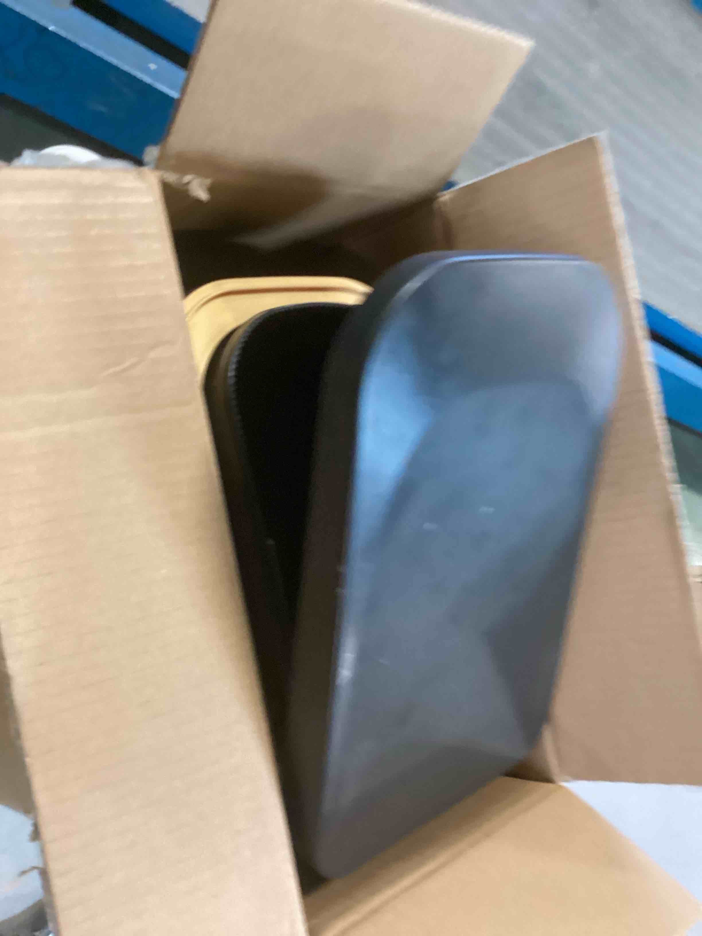 https://s3.amazonaws.com/lotting-images-prod/bidfta/GRN6271307_1712416169970.jpeg