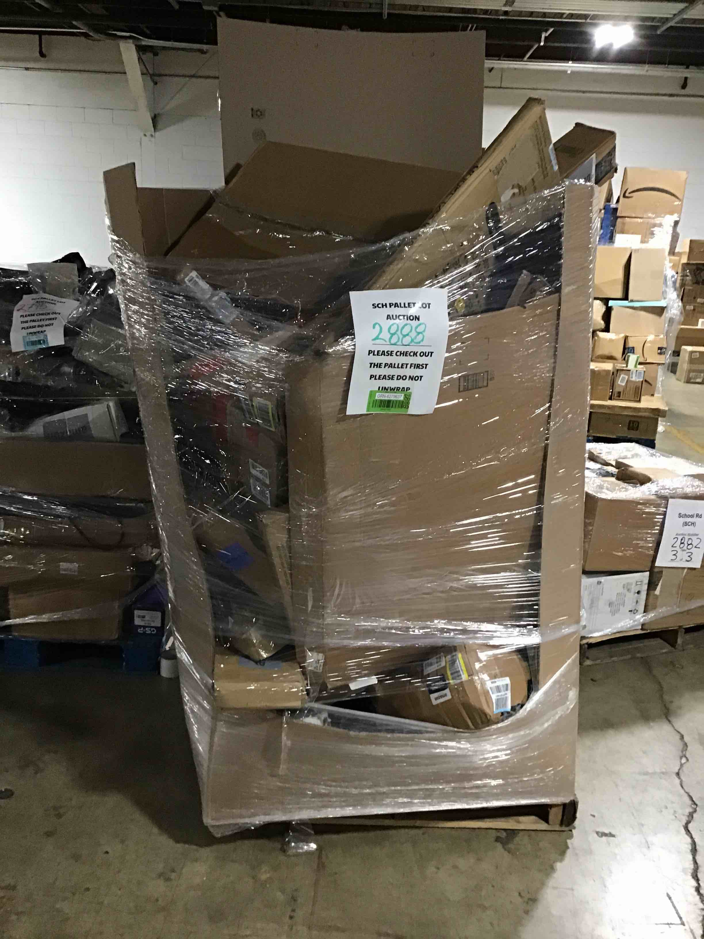 Pallet Lot In furniture and house goods NONREFUNDABLE