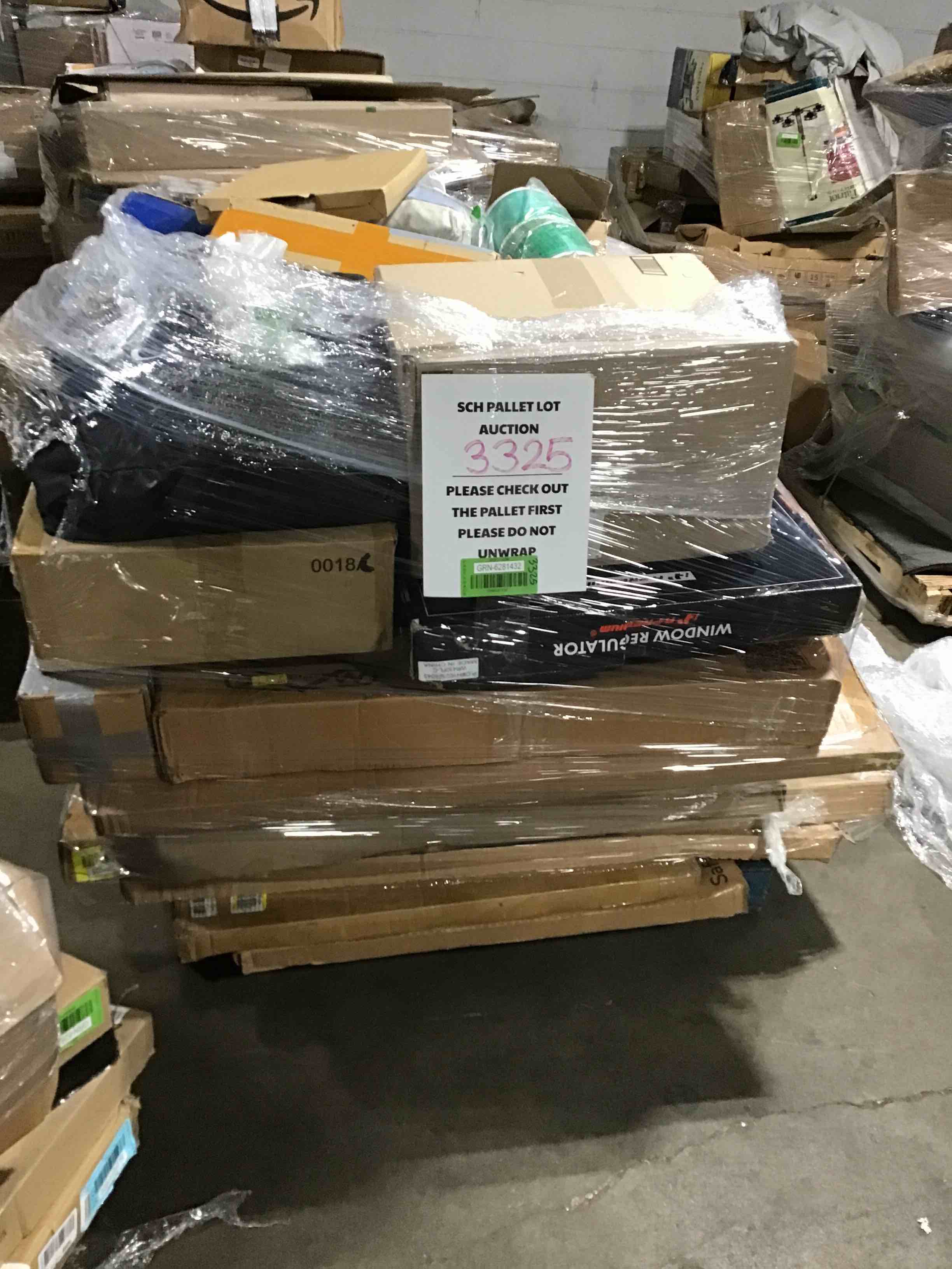 Pallet Lot In furniture and house goods - NONREFUNDABLE