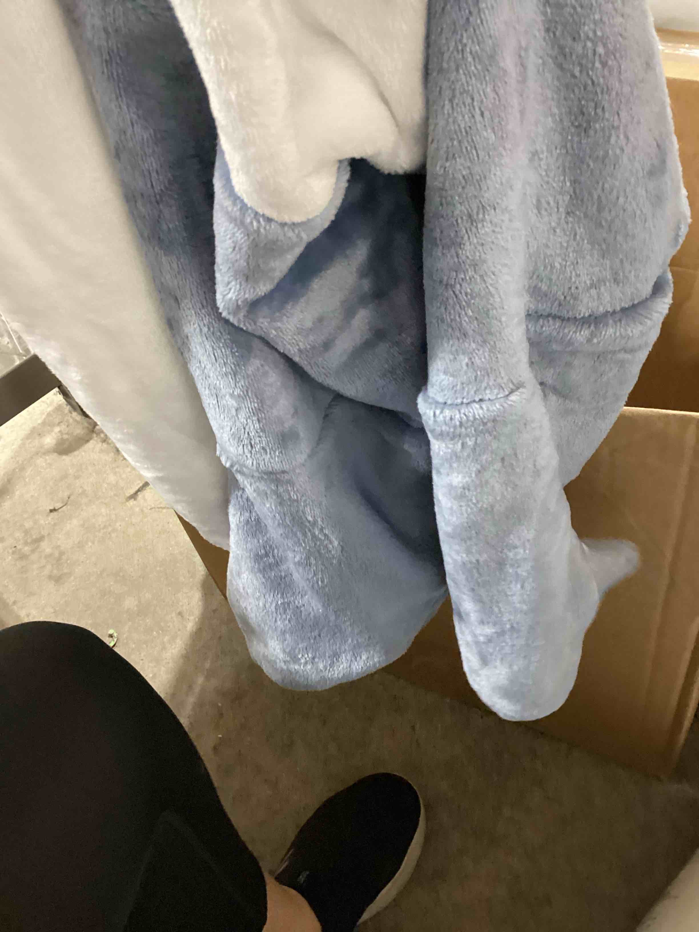 https://s3.amazonaws.com/lotting-images-prod/bidfta/GRN6299711_1728571322925.jpeg