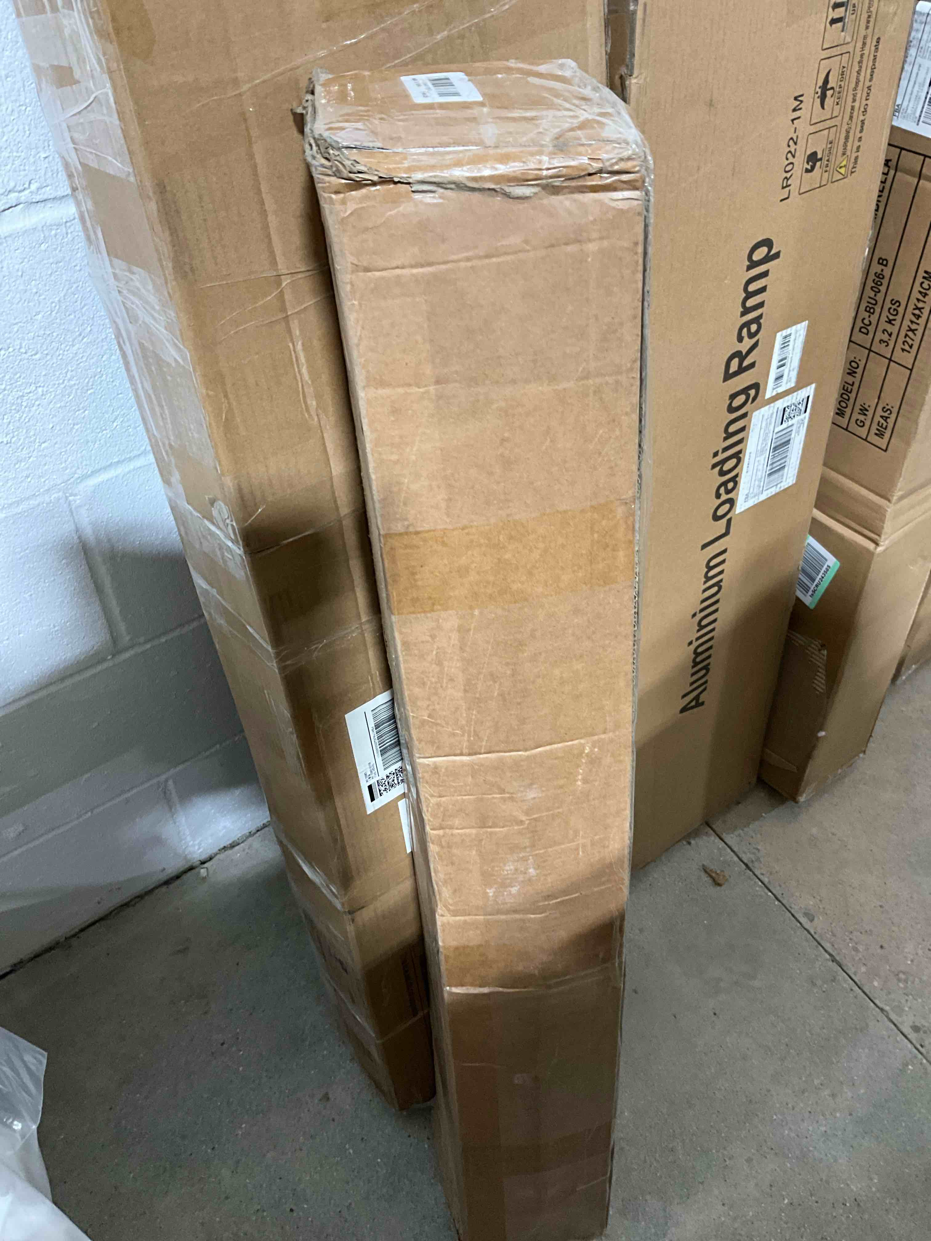 https://s3.amazonaws.com/lotting-images-prod/bidfta/GRN6301624_1725308471042.jpeg