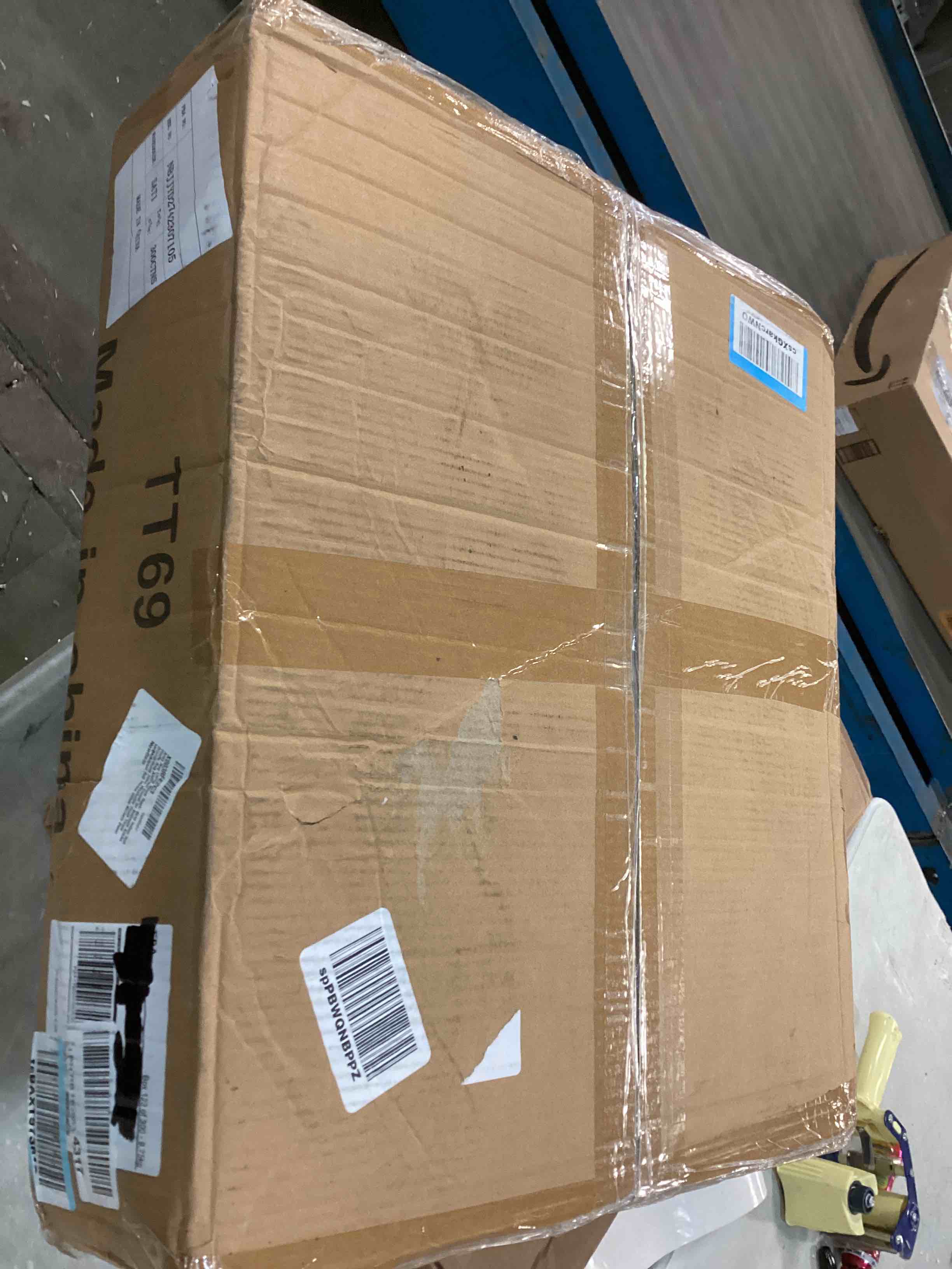https://s3.amazonaws.com/lotting-images-prod/bidfta/GRN6308447_1712151455592.jpeg