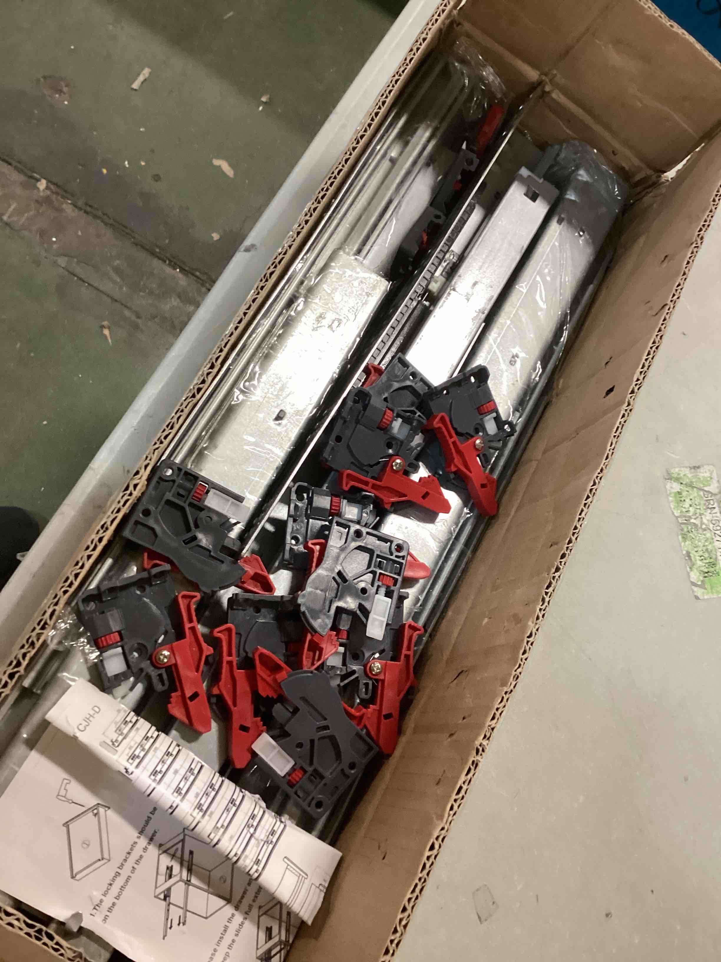 https://s3.amazonaws.com/lotting-images-prod/bidfta/GRN6308902_1712331627955.jpeg