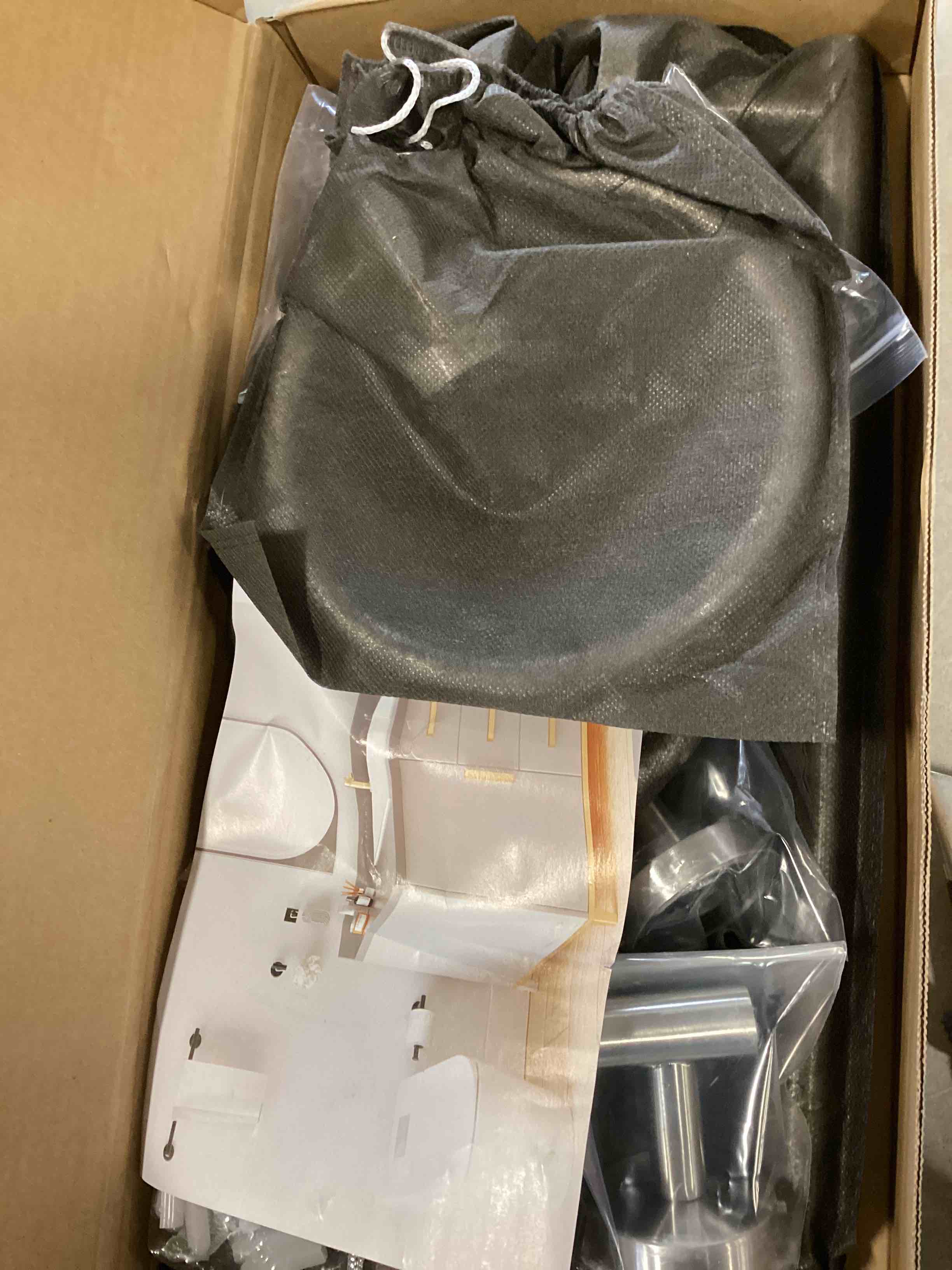 https://s3.amazonaws.com/lotting-images-prod/bidfta/GRN6309747_1712261650166.jpeg