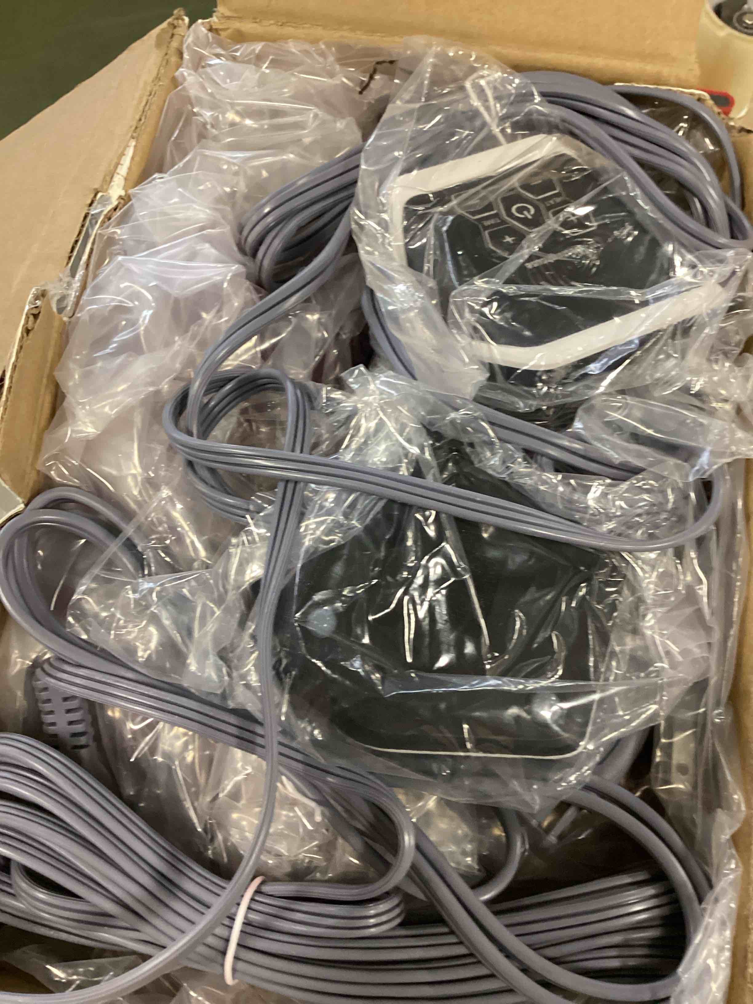 https://s3.amazonaws.com/lotting-images-prod/bidfta/GRN6309779_1712322049592.jpeg