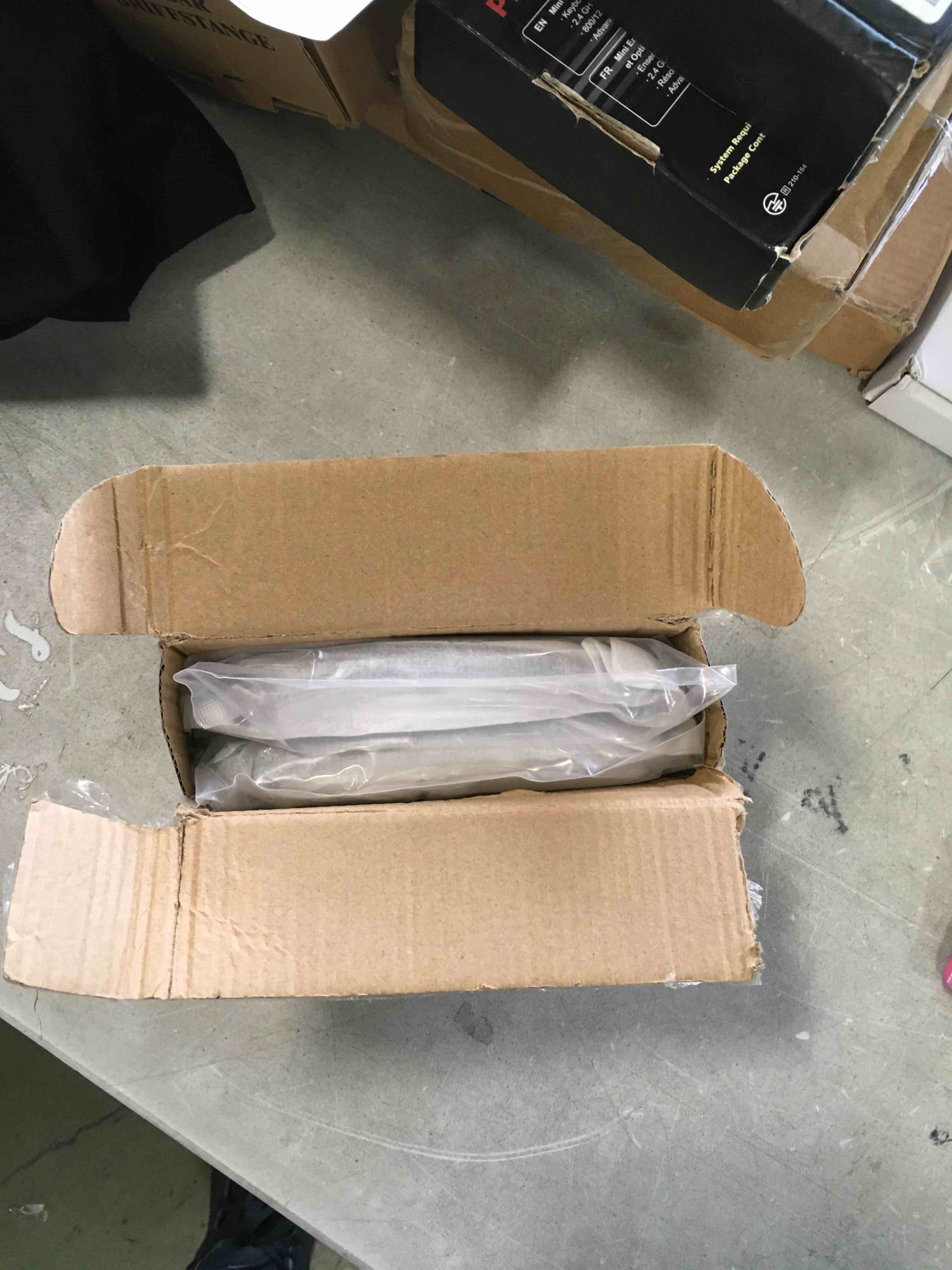 https://s3.amazonaws.com/lotting-images-prod/bidfta/GRN6310396_1712853443224.jpeg