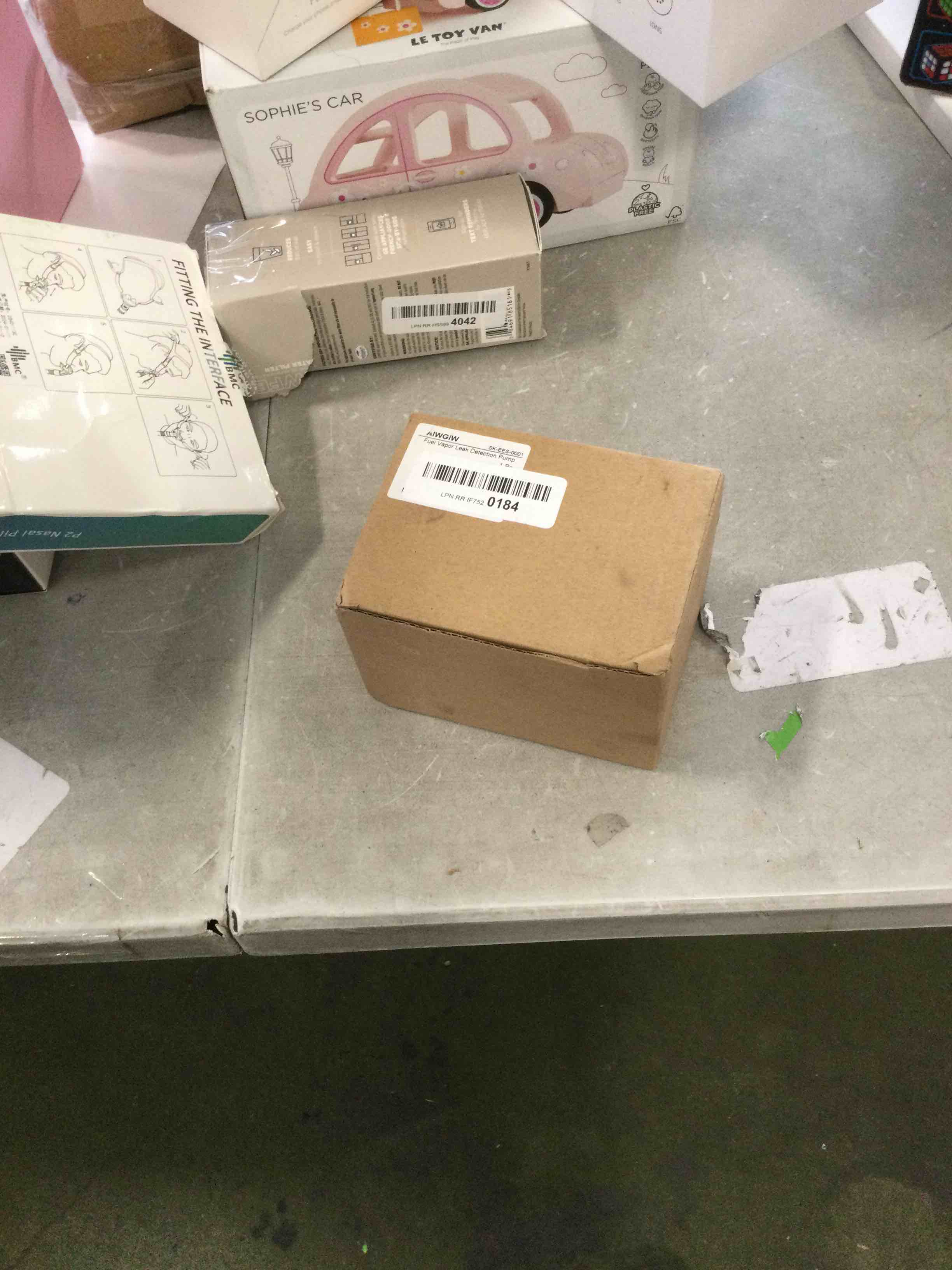 https://s3.amazonaws.com/lotting-images-prod/bidfta/GRN6310711_1713185935862.jpeg