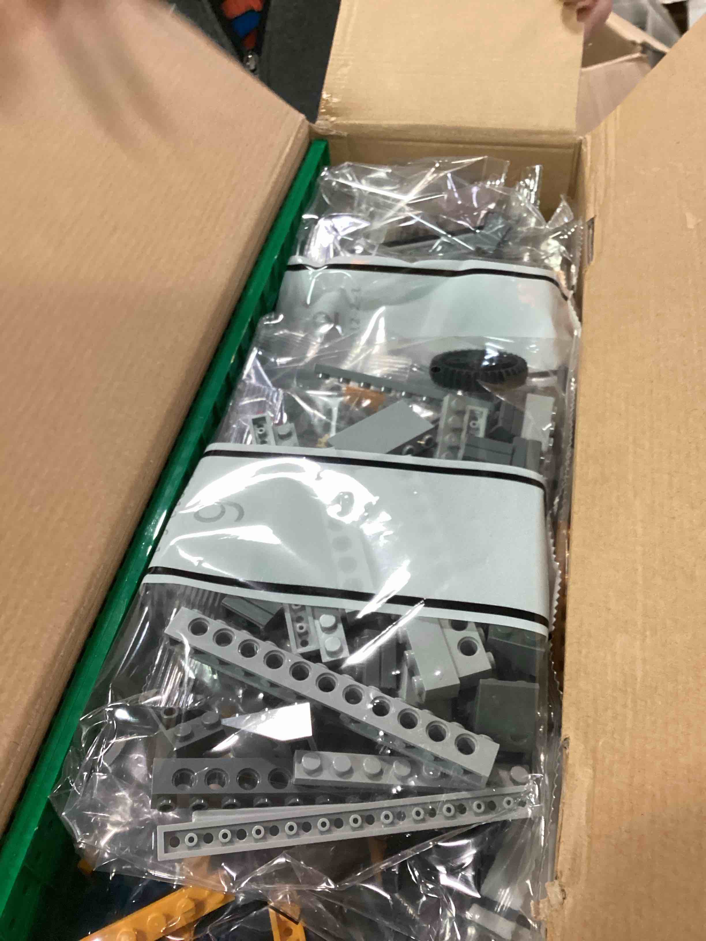 https://s3.amazonaws.com/lotting-images-prod/bidfta/GRN6313551_1713191252241.jpeg