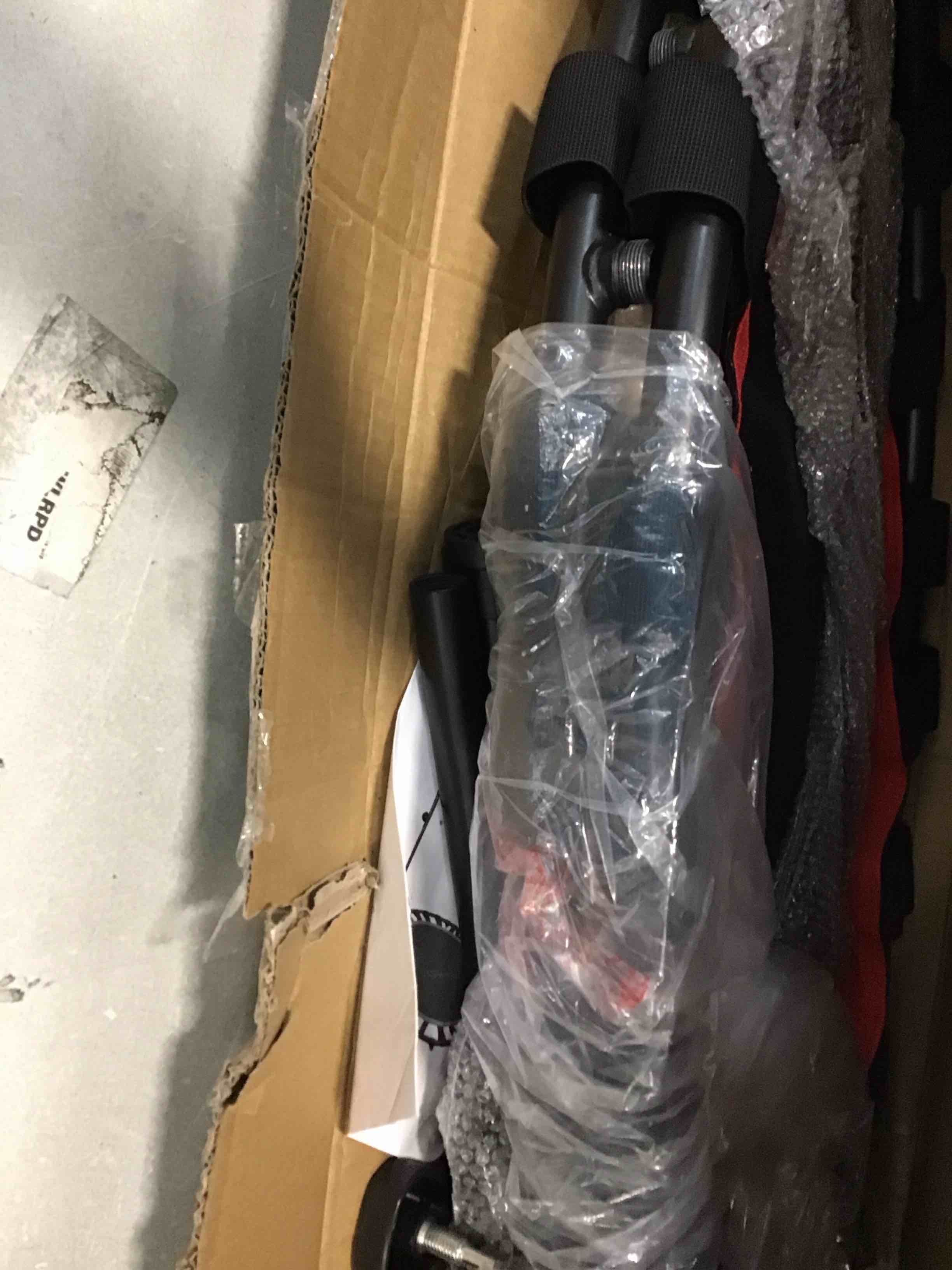 https://s3.amazonaws.com/lotting-images-prod/bidfta/GRN6315420_1713188408045.jpeg