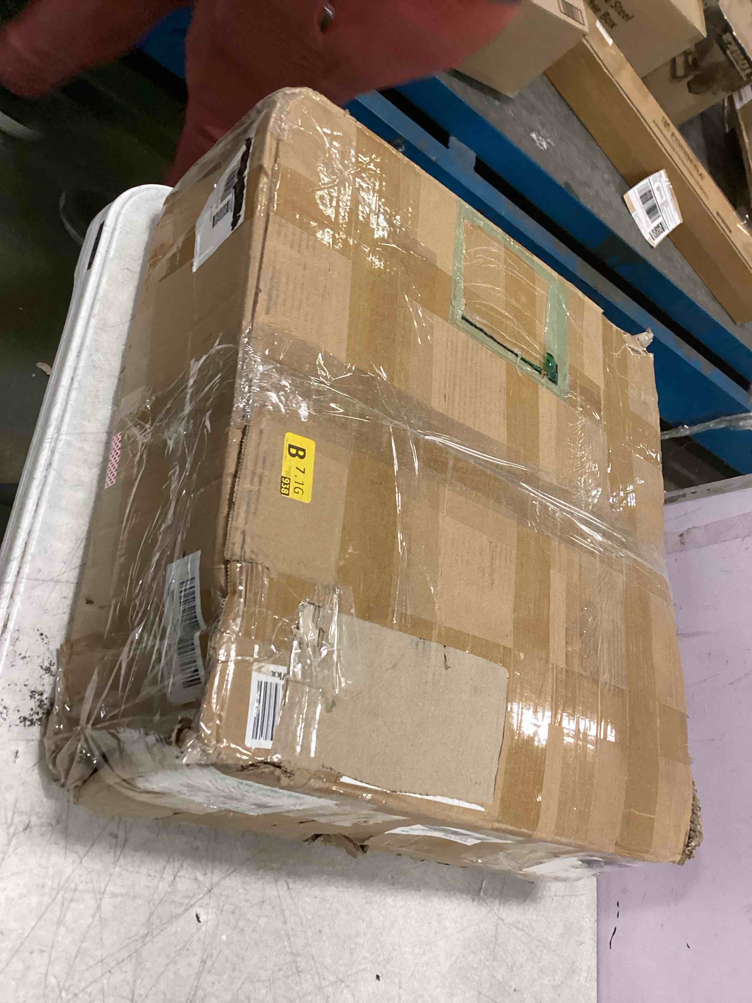 https://s3.amazonaws.com/lotting-images-prod/bidfta/GRN6316766_1712576721691.jpeg