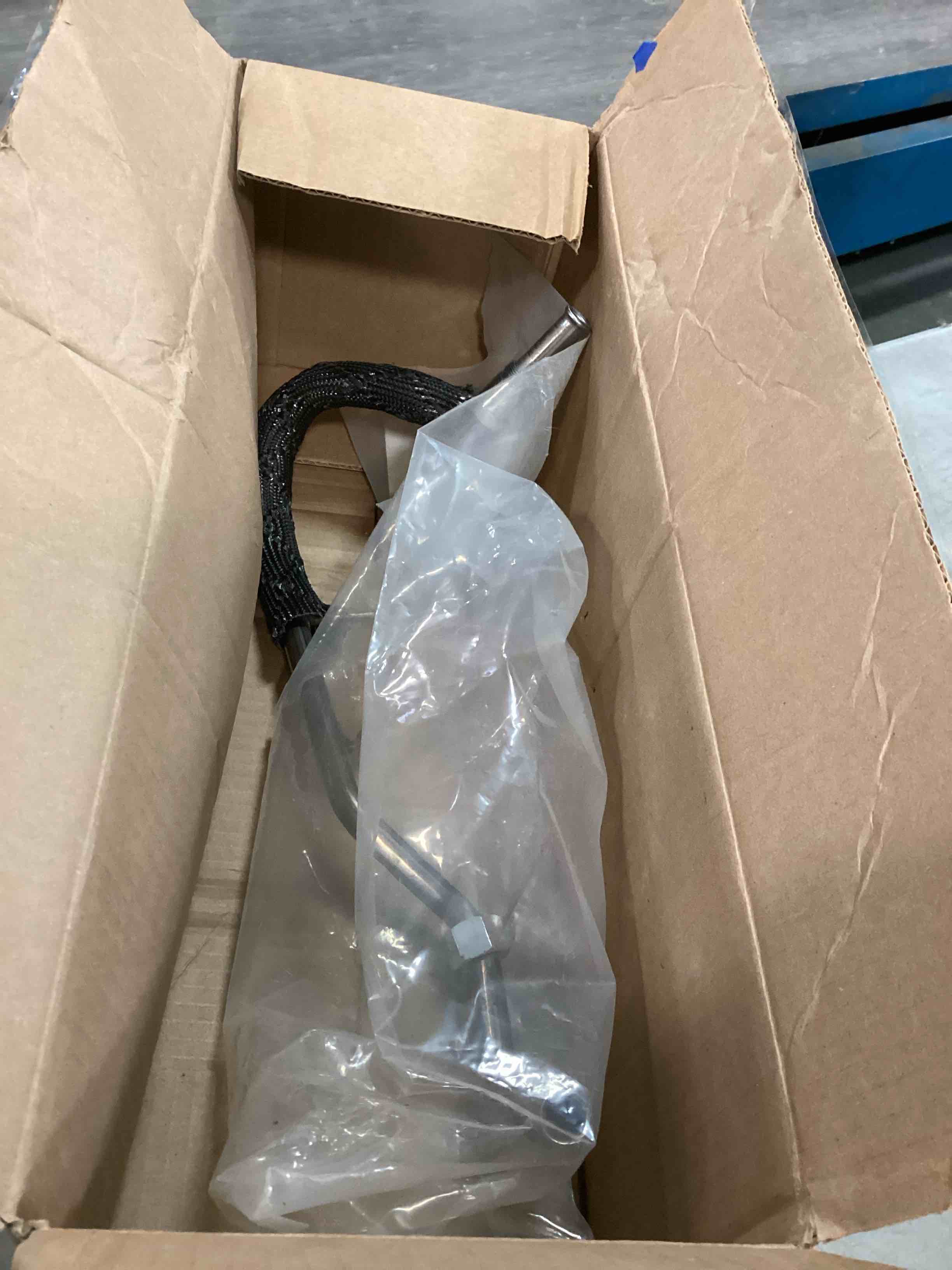 https://s3.amazonaws.com/lotting-images-prod/bidfta/GRN6317005_1712234560708.jpeg