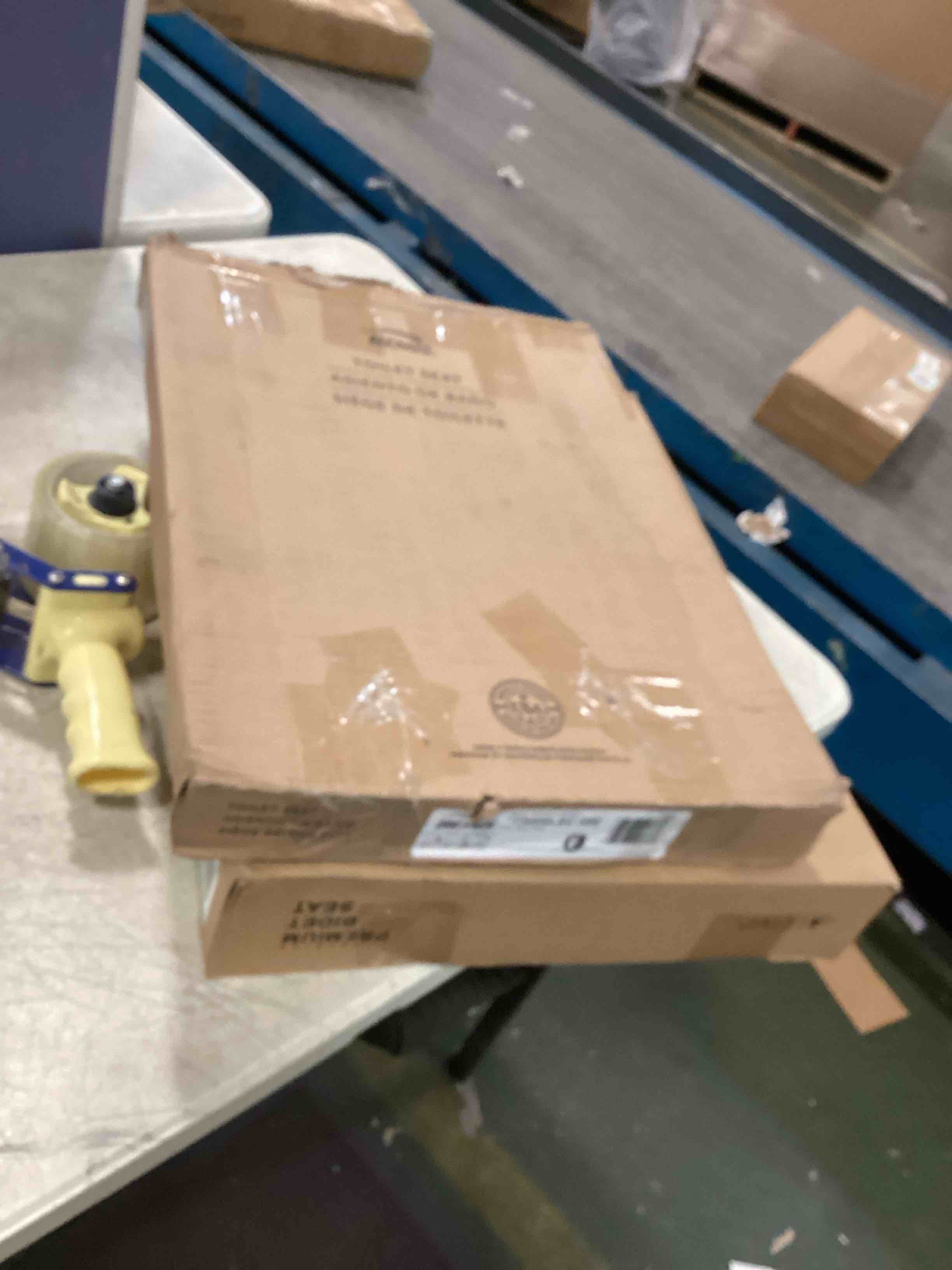 Assortment of Round Bowl Seats, fits all round toilets, different styles and different sizes, from different brands,